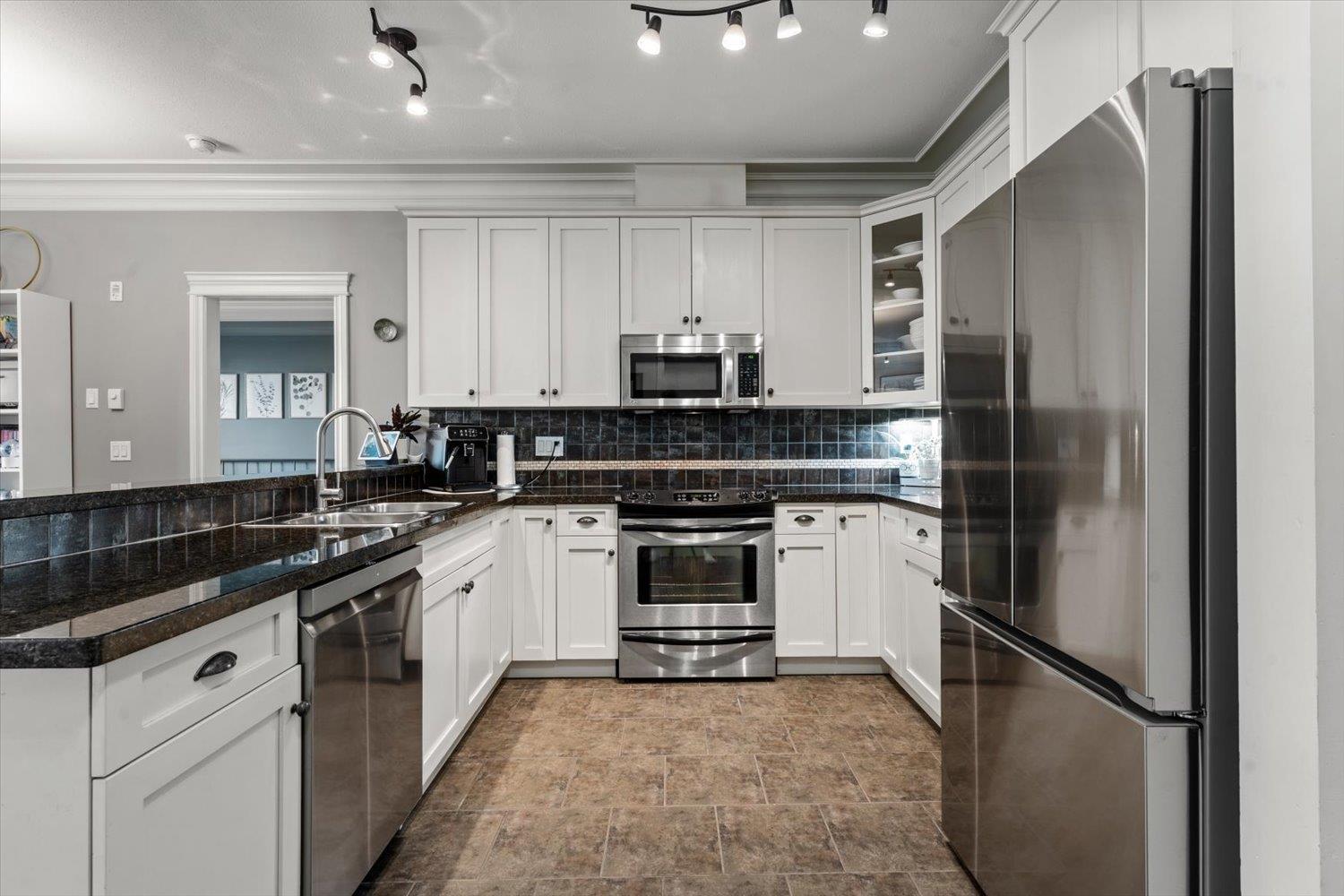 313 32729 GARIBALDI DRIVE
