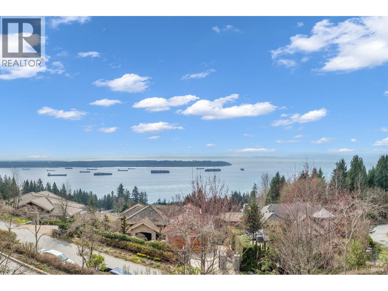 102 2575 Garden Court Property Photo 2