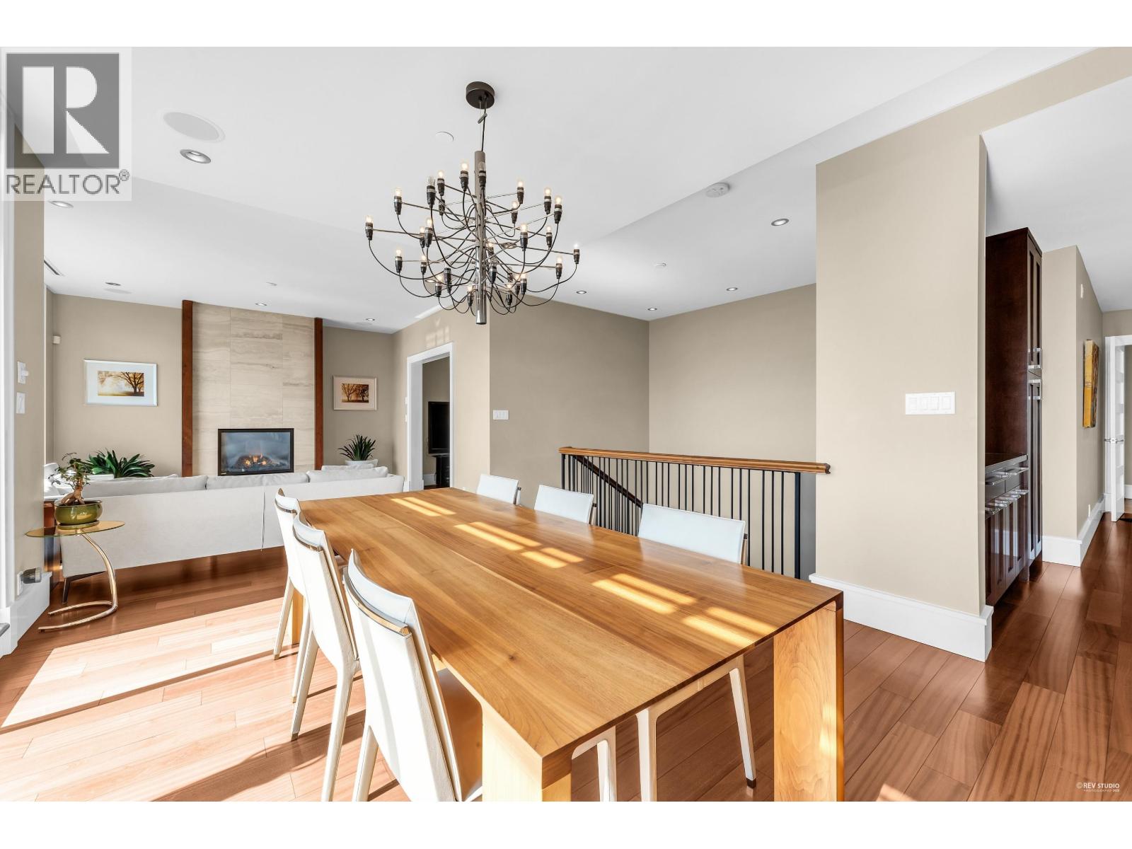 102 2575 Garden Court Property Photo 13