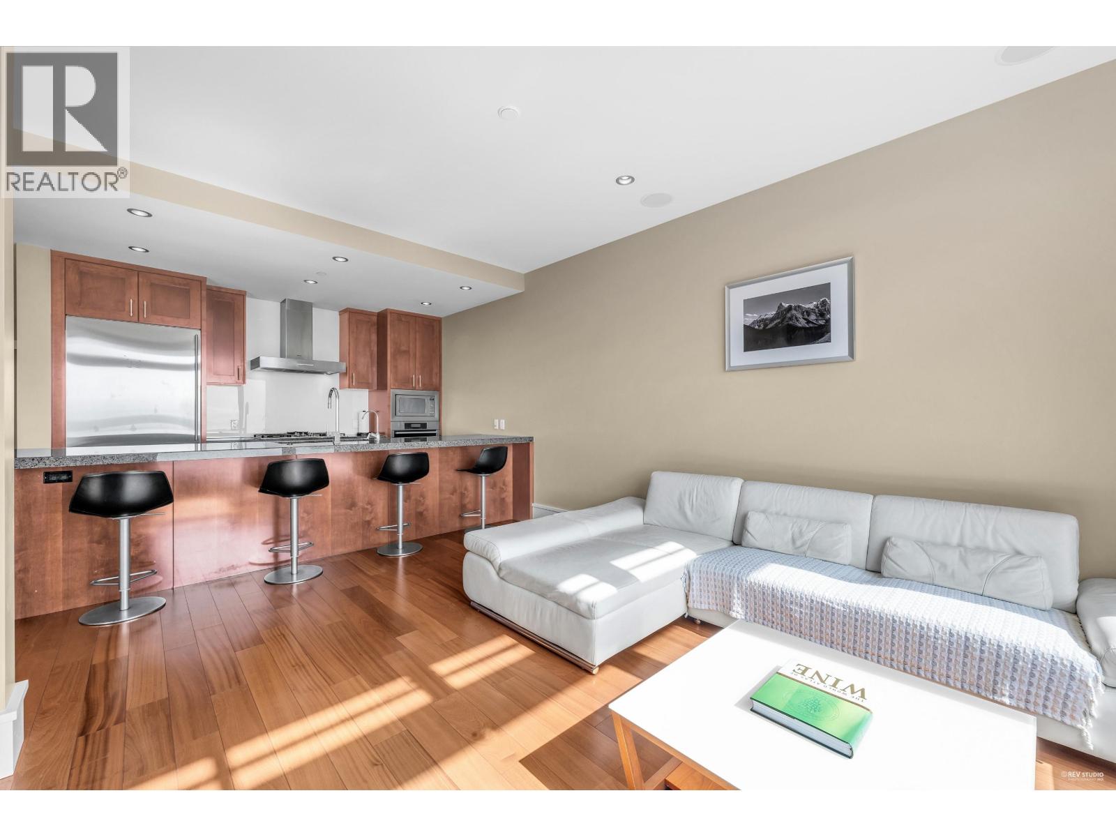 102 2575 Garden Court Property Photo 20