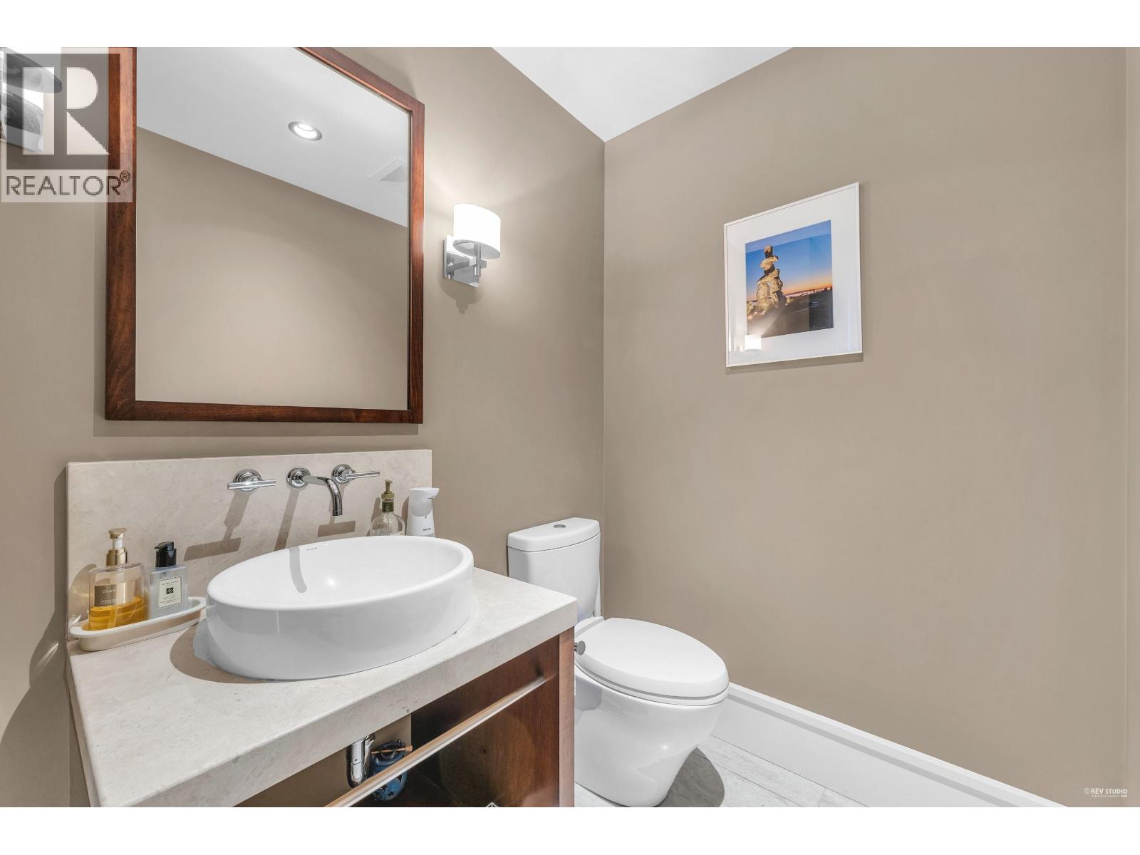 102 2575 Garden Court Property Photo 27