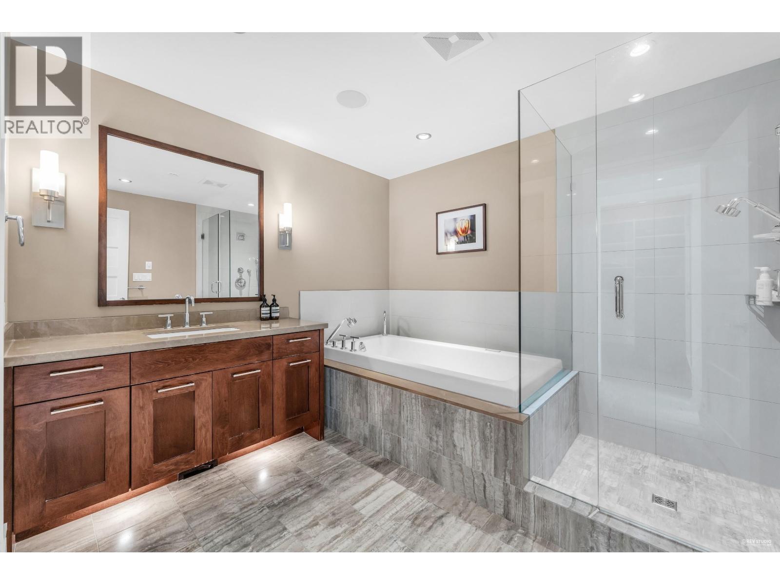 102 2575 Garden Court Property Photo 33