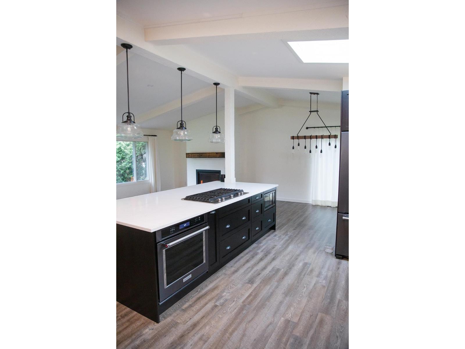 4064 198 Street Property Photo 5