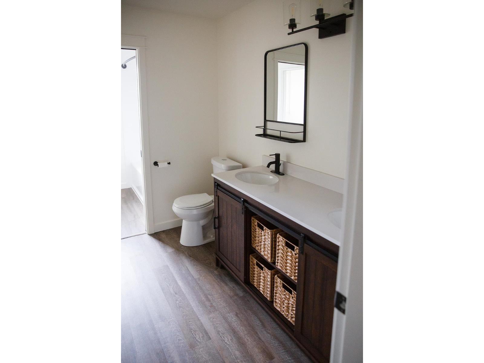 4064 198 Street Property Photo 9