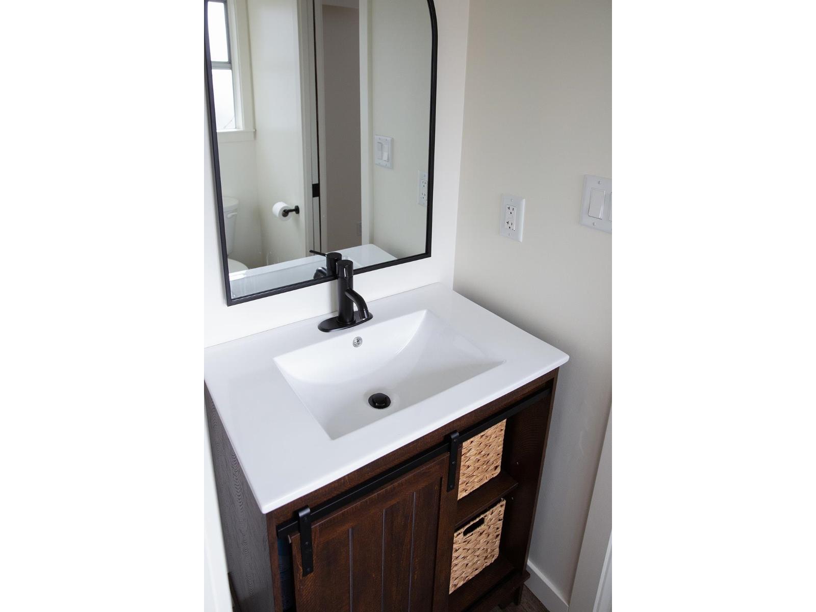 4064 198 Street Property Photo 12
