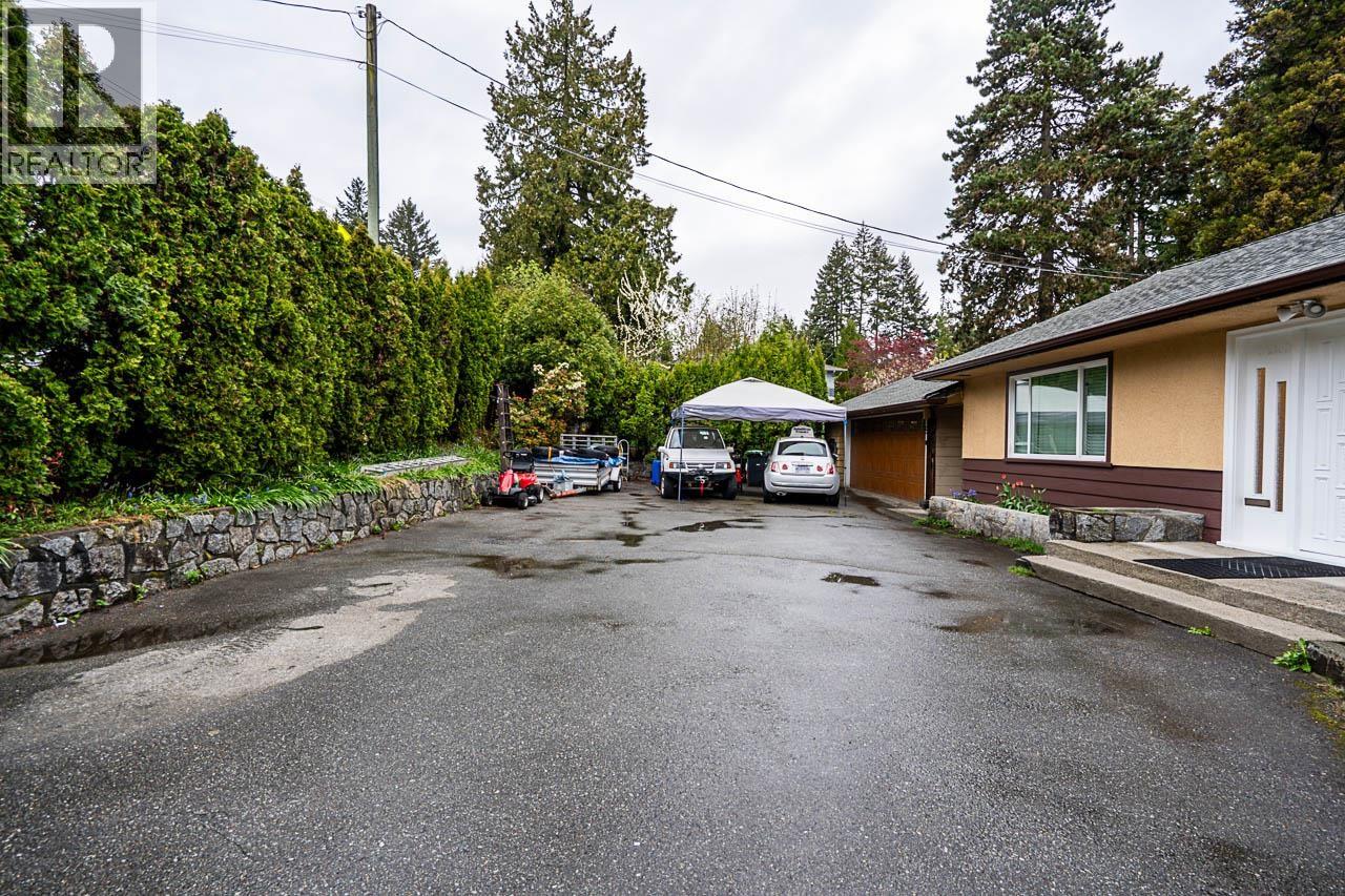 1440 Mountain Highway Property Photo 4
