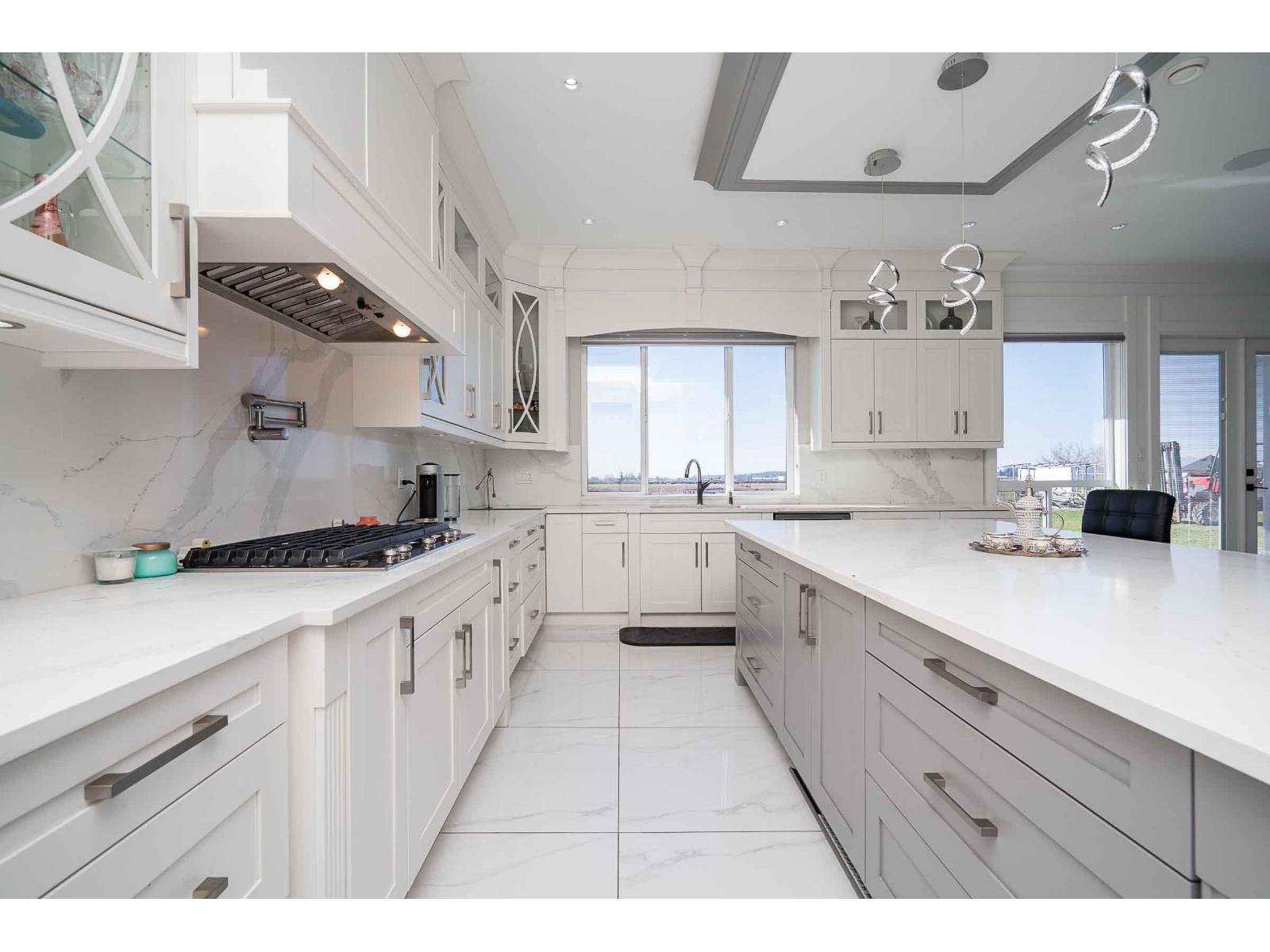 4371 184 Street Property Photo 11