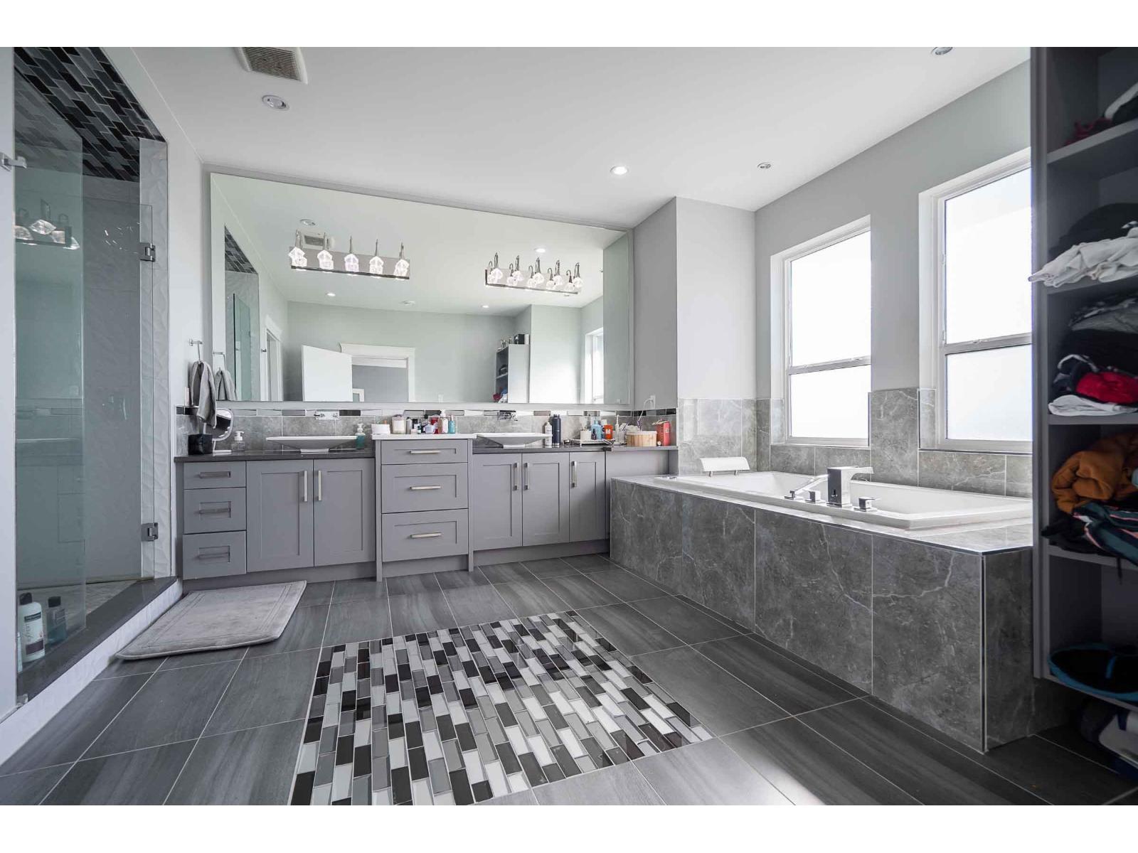 4371 184 Street Property Photo 22