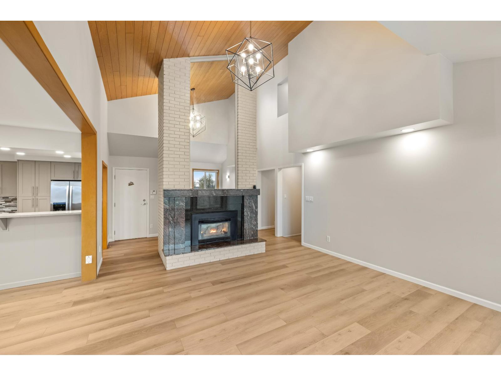 3 3755 Clearbrook Road Property Photo 10