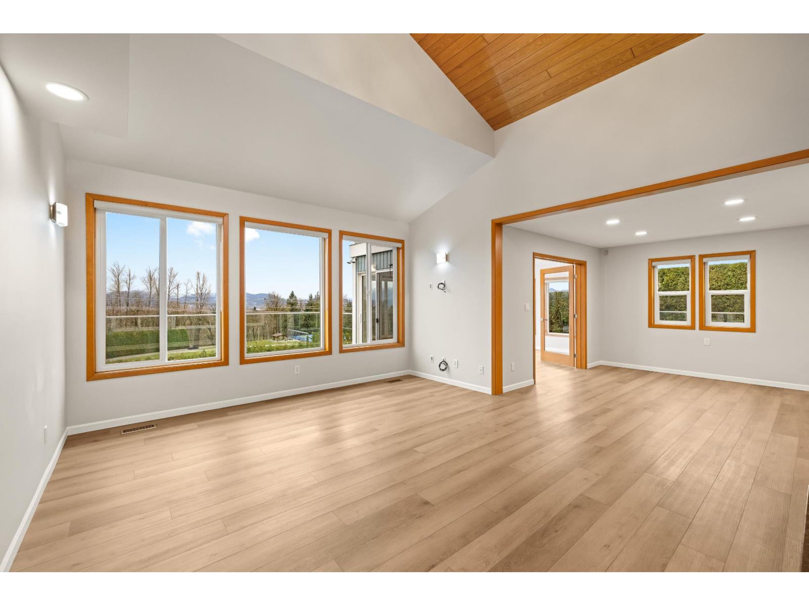 3 3755 Clearbrook Road Property Photo 11