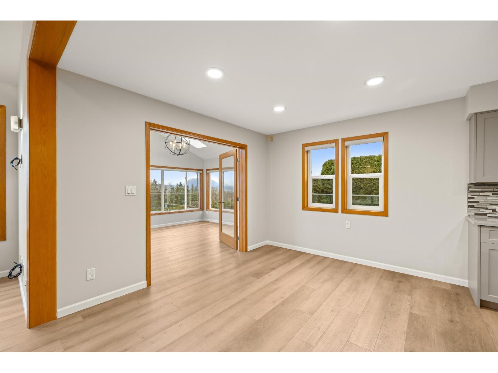 3 3755 Clearbrook Road Property Photo 14