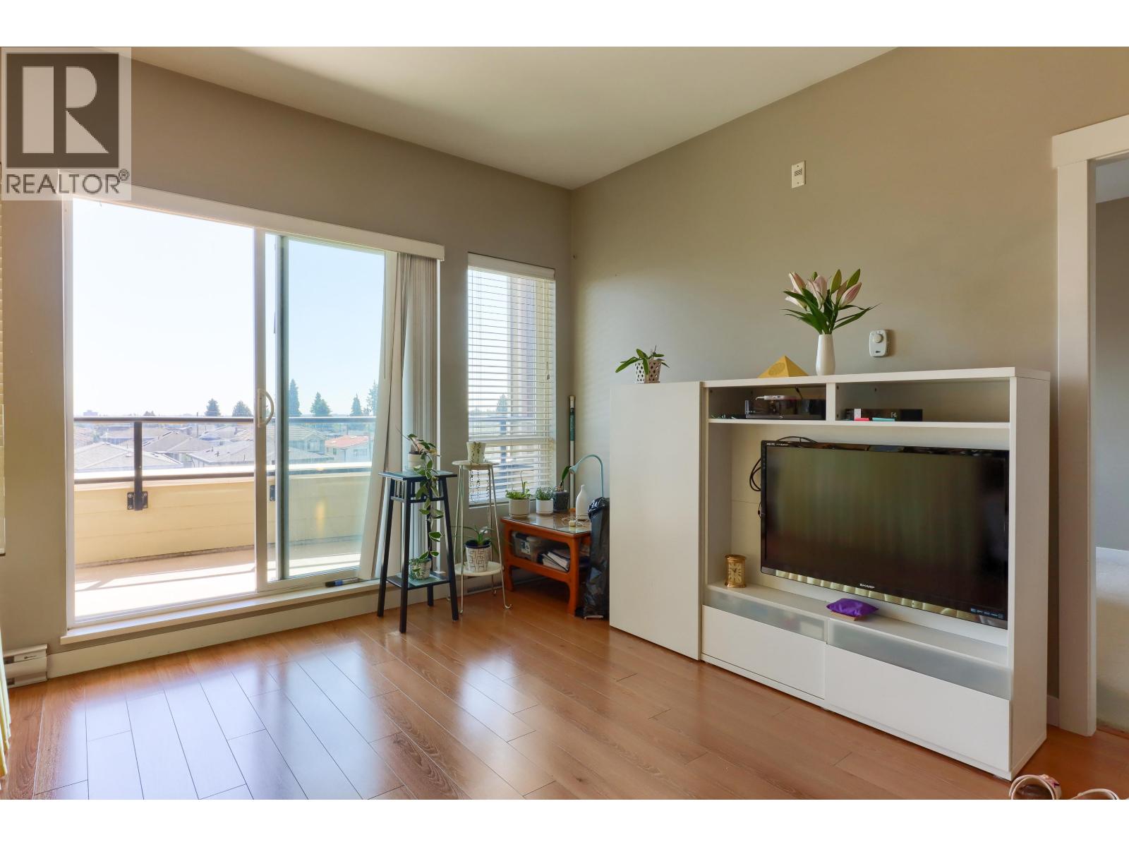 Ph1 7738 Edmonds Street Property Photo 7