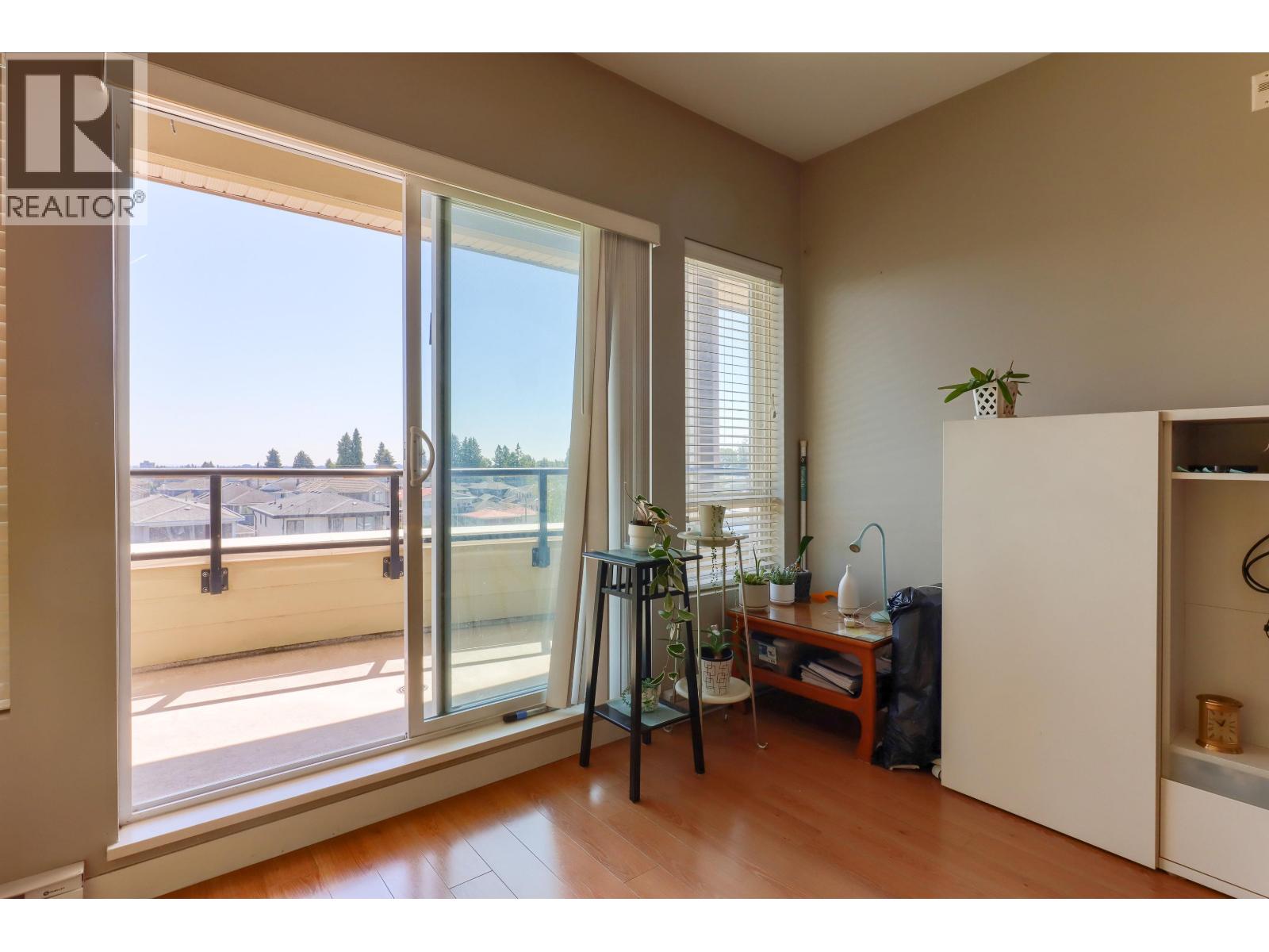 Ph1 7738 Edmonds Street Property Photo 8