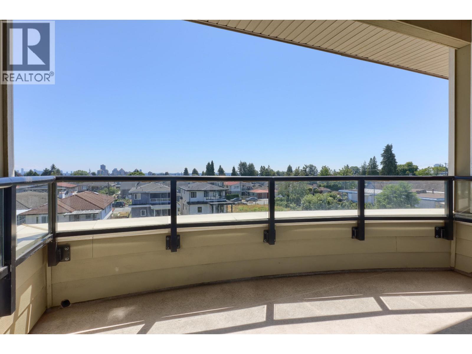 Ph1 7738 Edmonds Street Property Photo 9