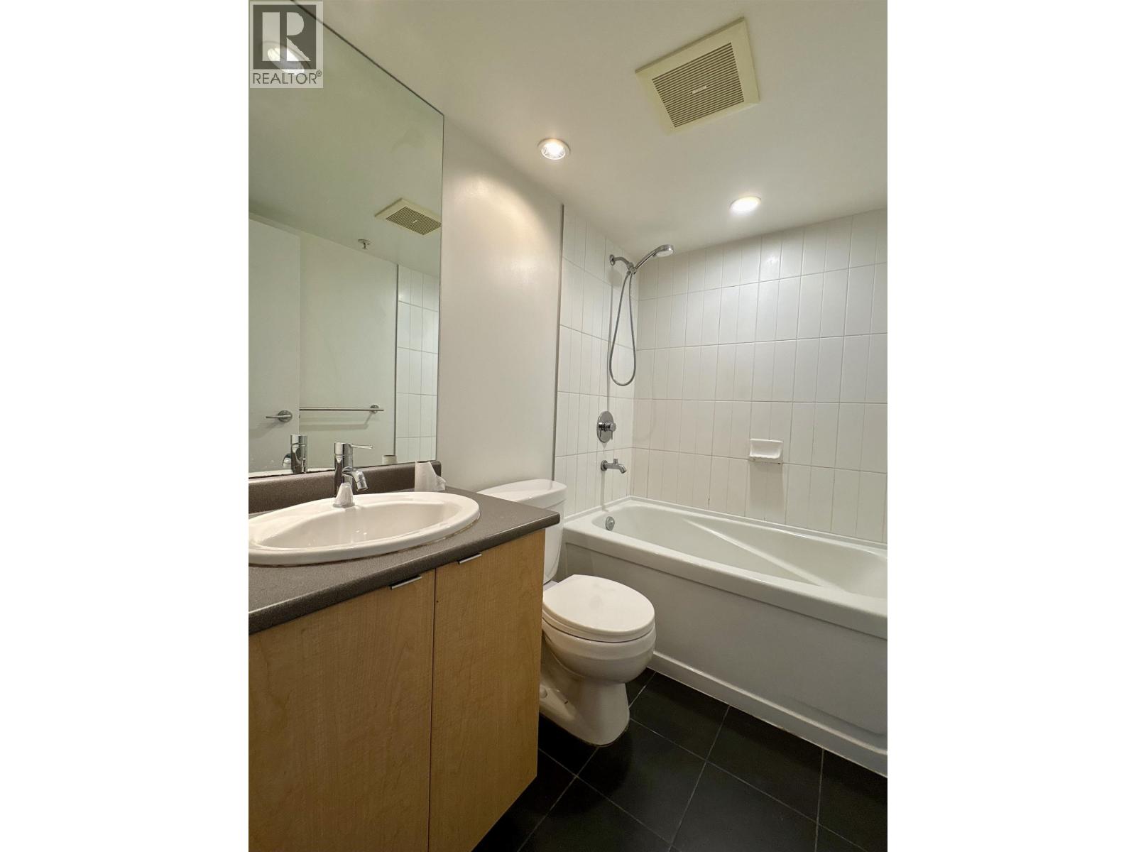 602 7575 Alderbridge Way Property Photo 11