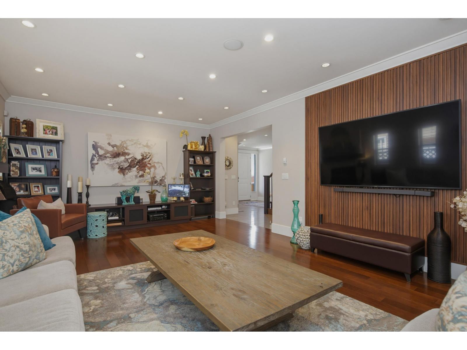 9403 118 Street Property Photo 4