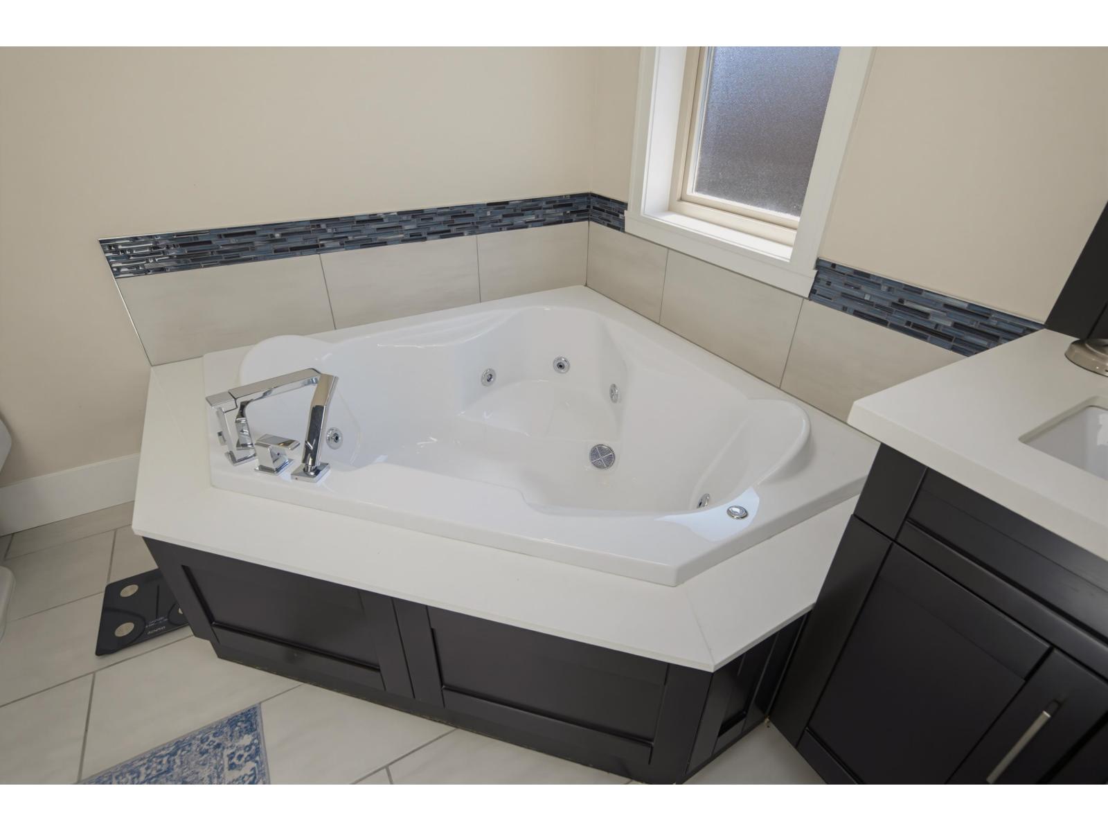 9403 118 Street Property Photo 33