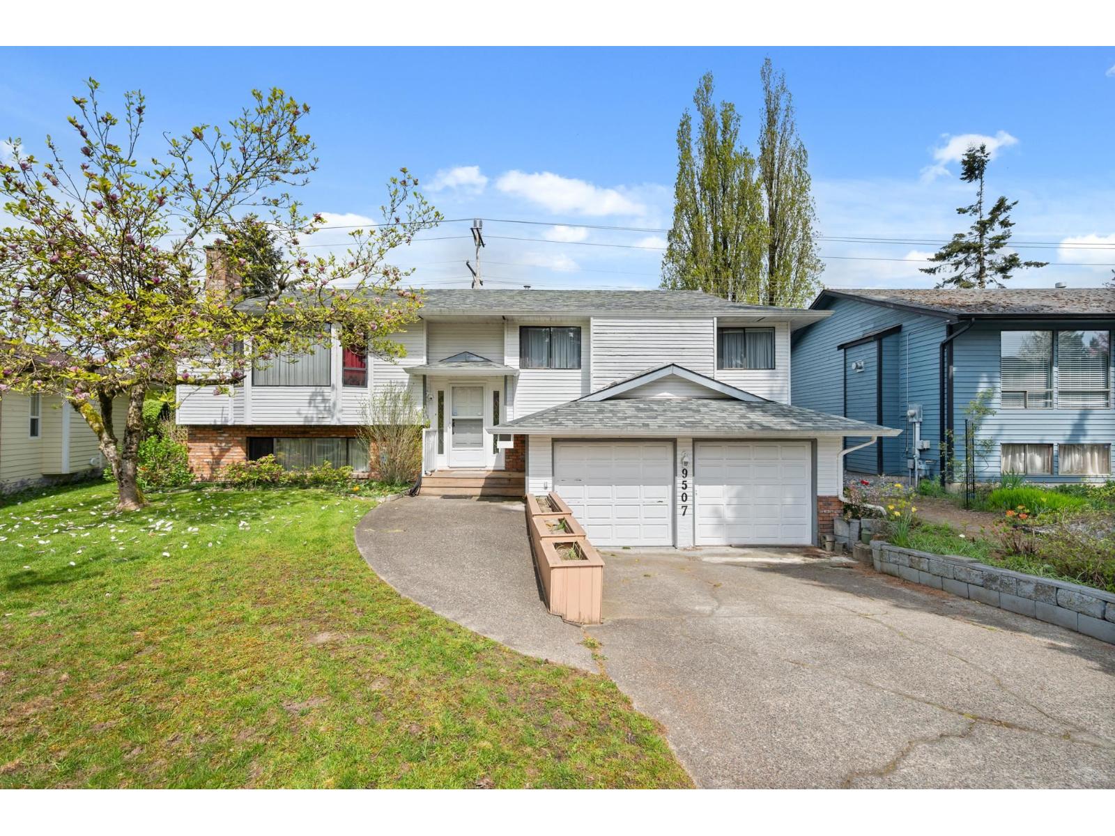 9507 204b Street Property Photo 2
