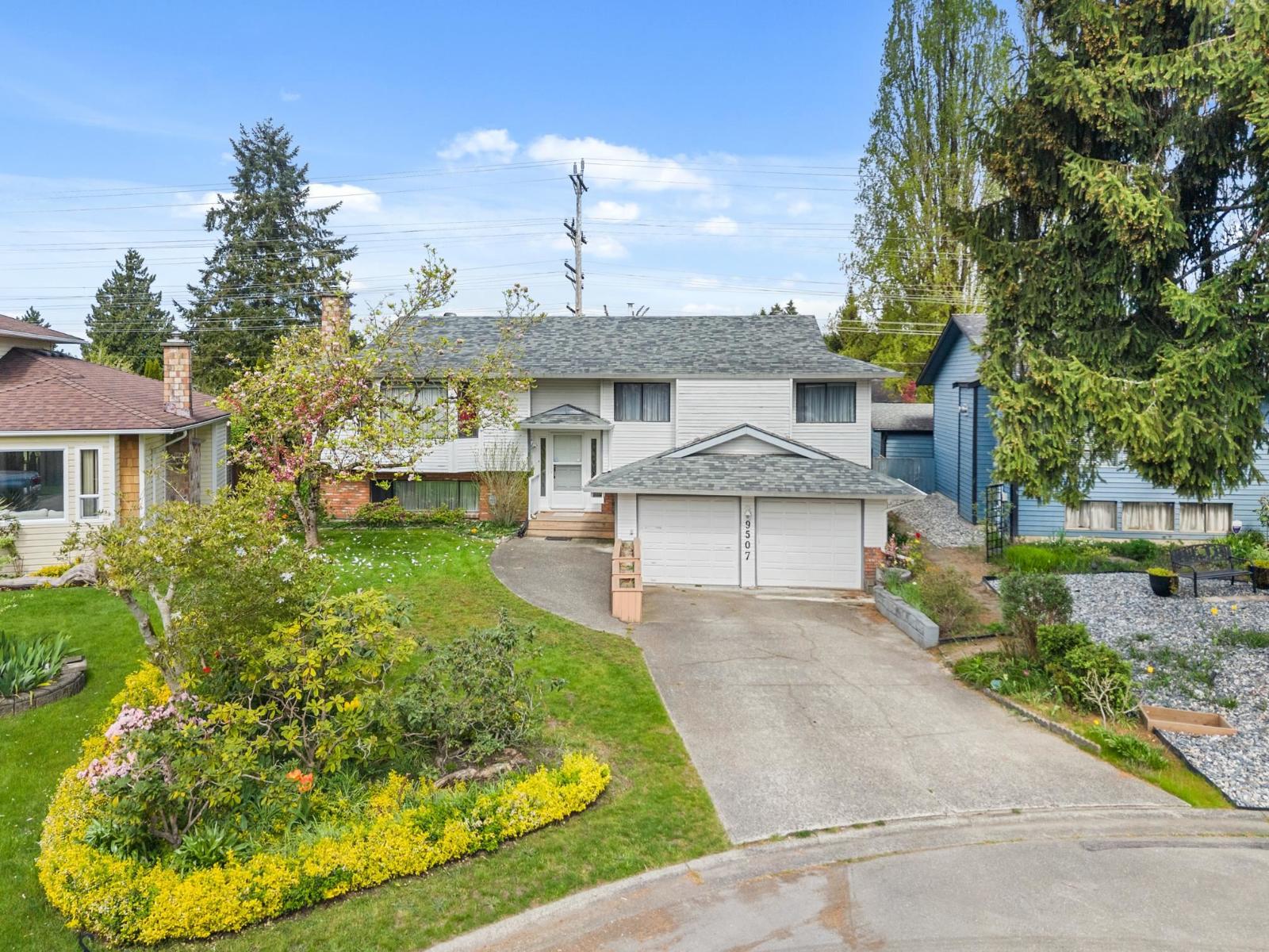 9507 204b Street Property Photo 3