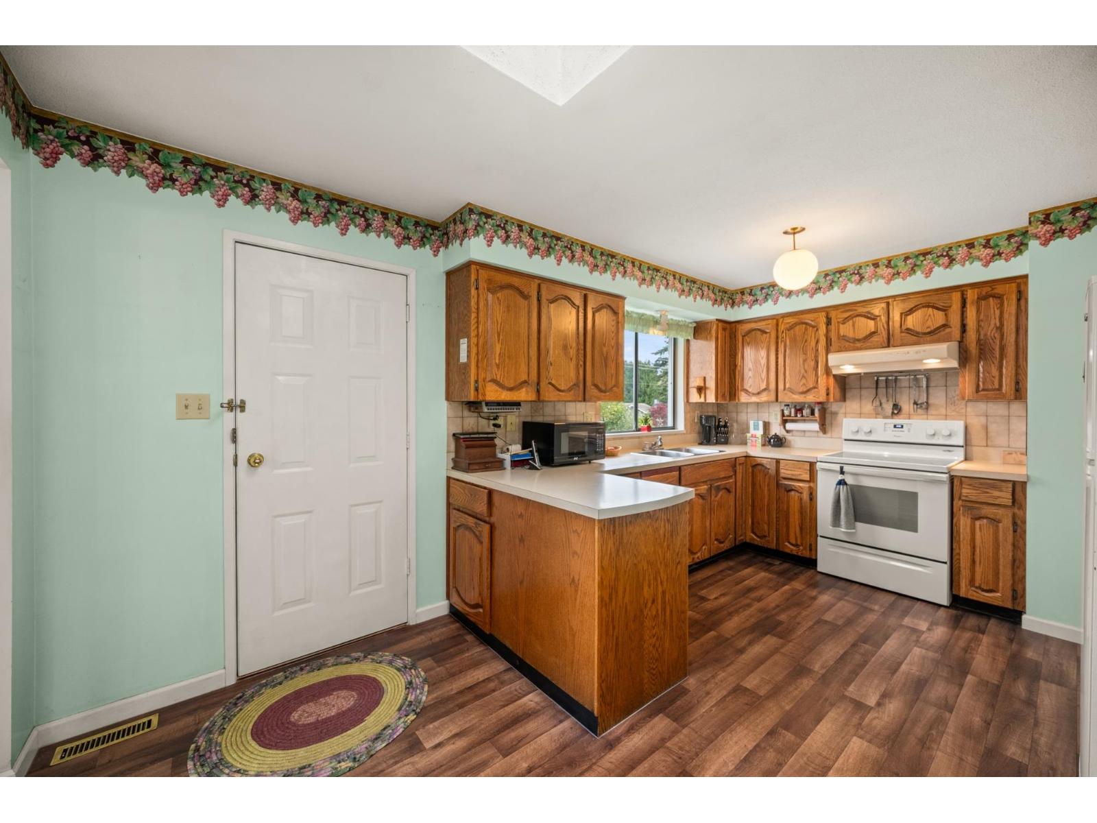 9507 204b Street Property Photo 6