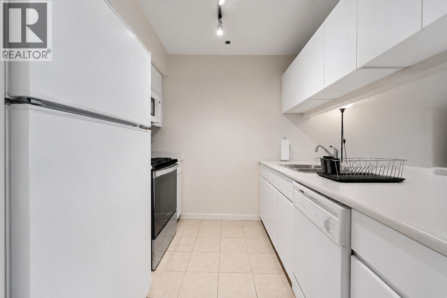 108 3250 W Broadway Property Photo 16