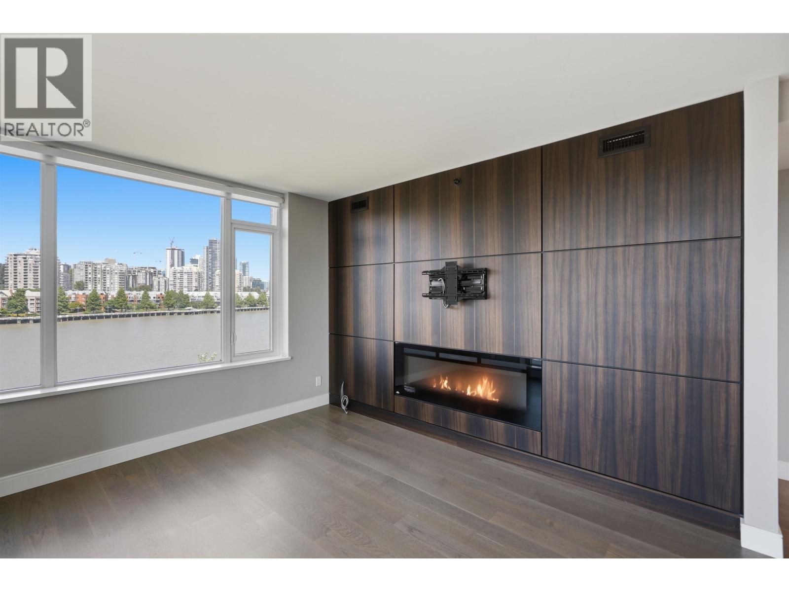 504 210 Salter Street Property Photo 5