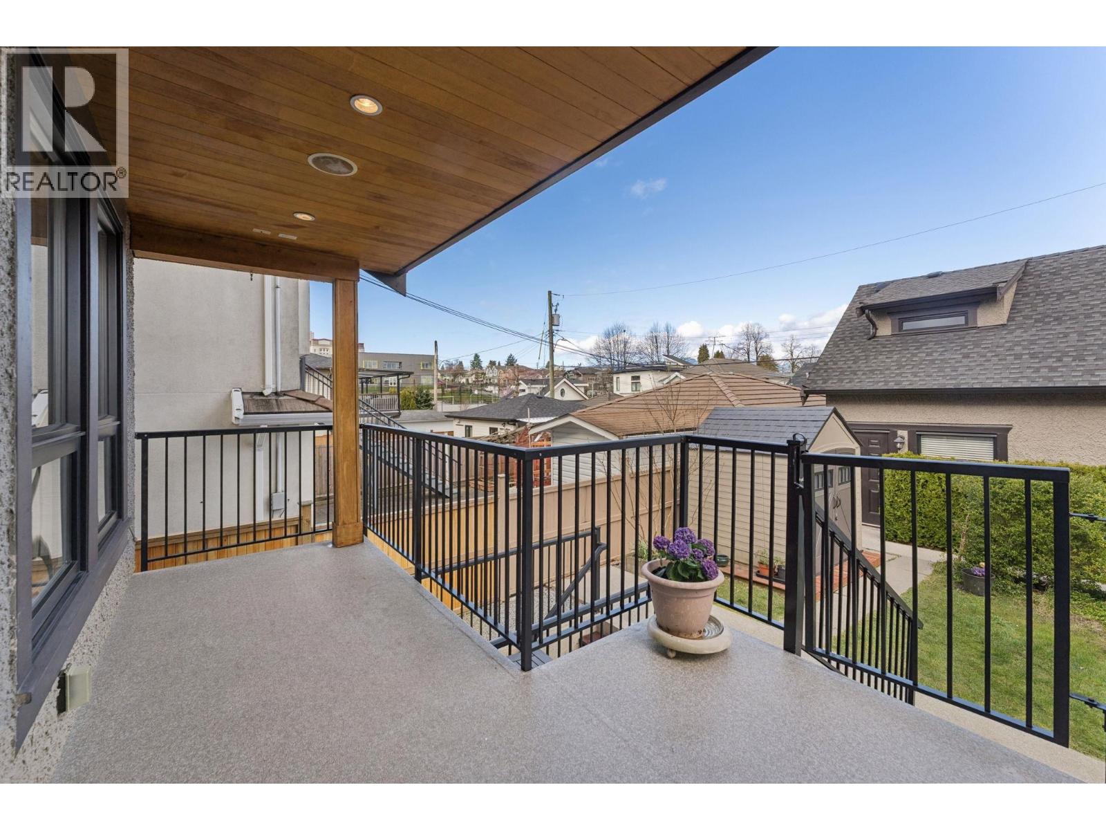 3233 Grant Street Property Photo 28