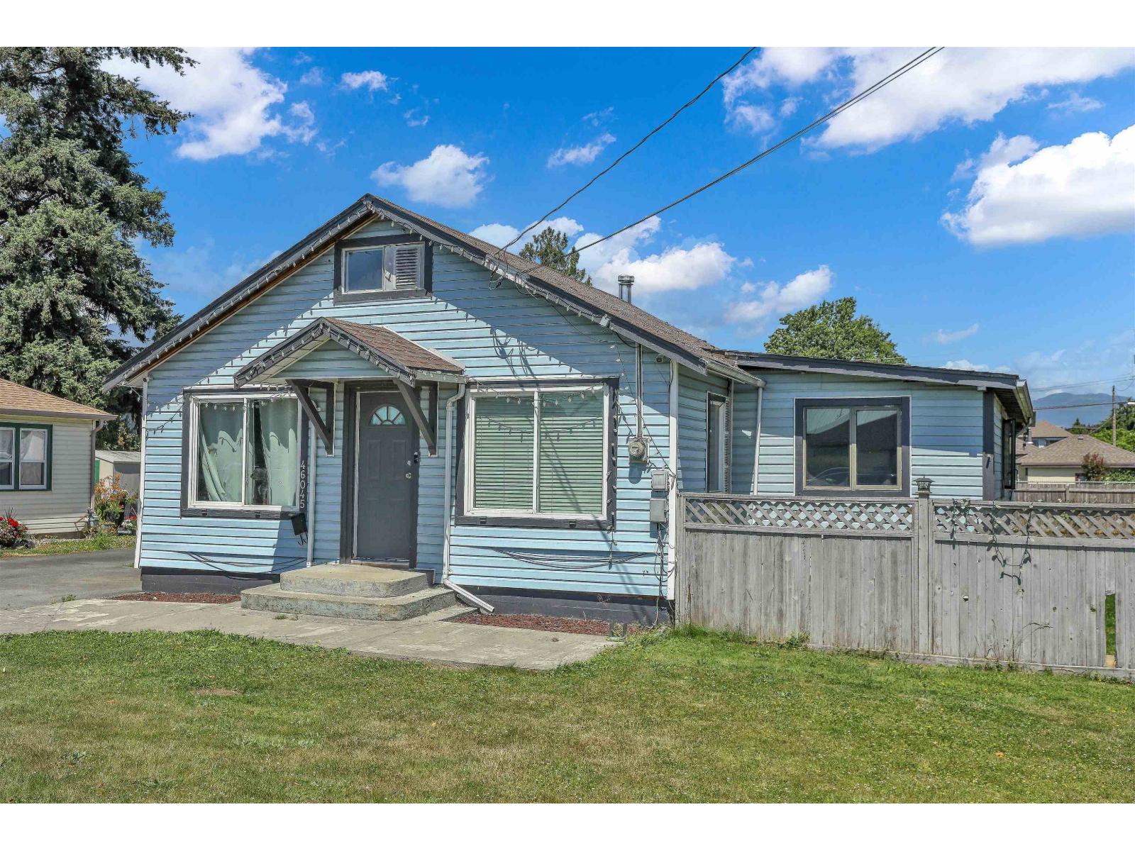 46045 Fifth Avenue Property Photo 1