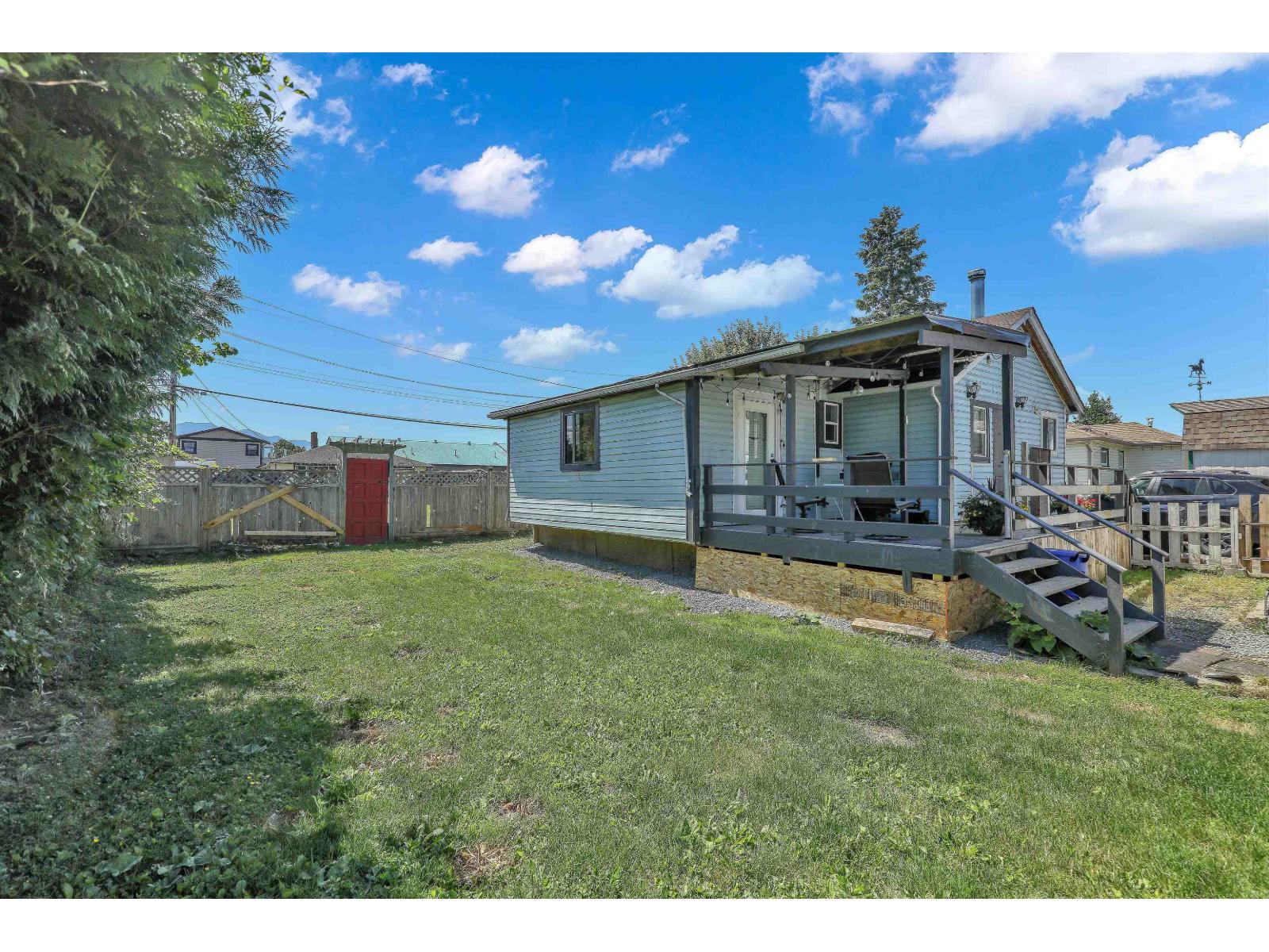 46045 Fifth Avenue Property Photo 16