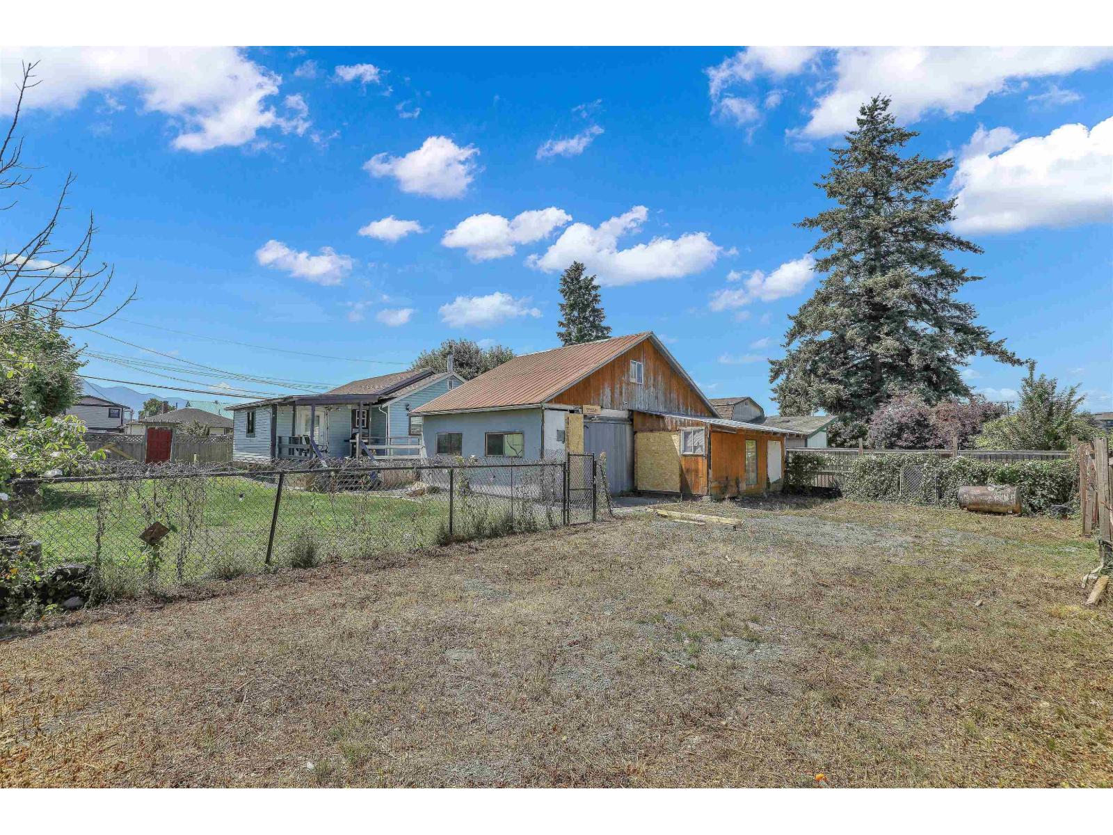 46045 Fifth Avenue Property Photo 19