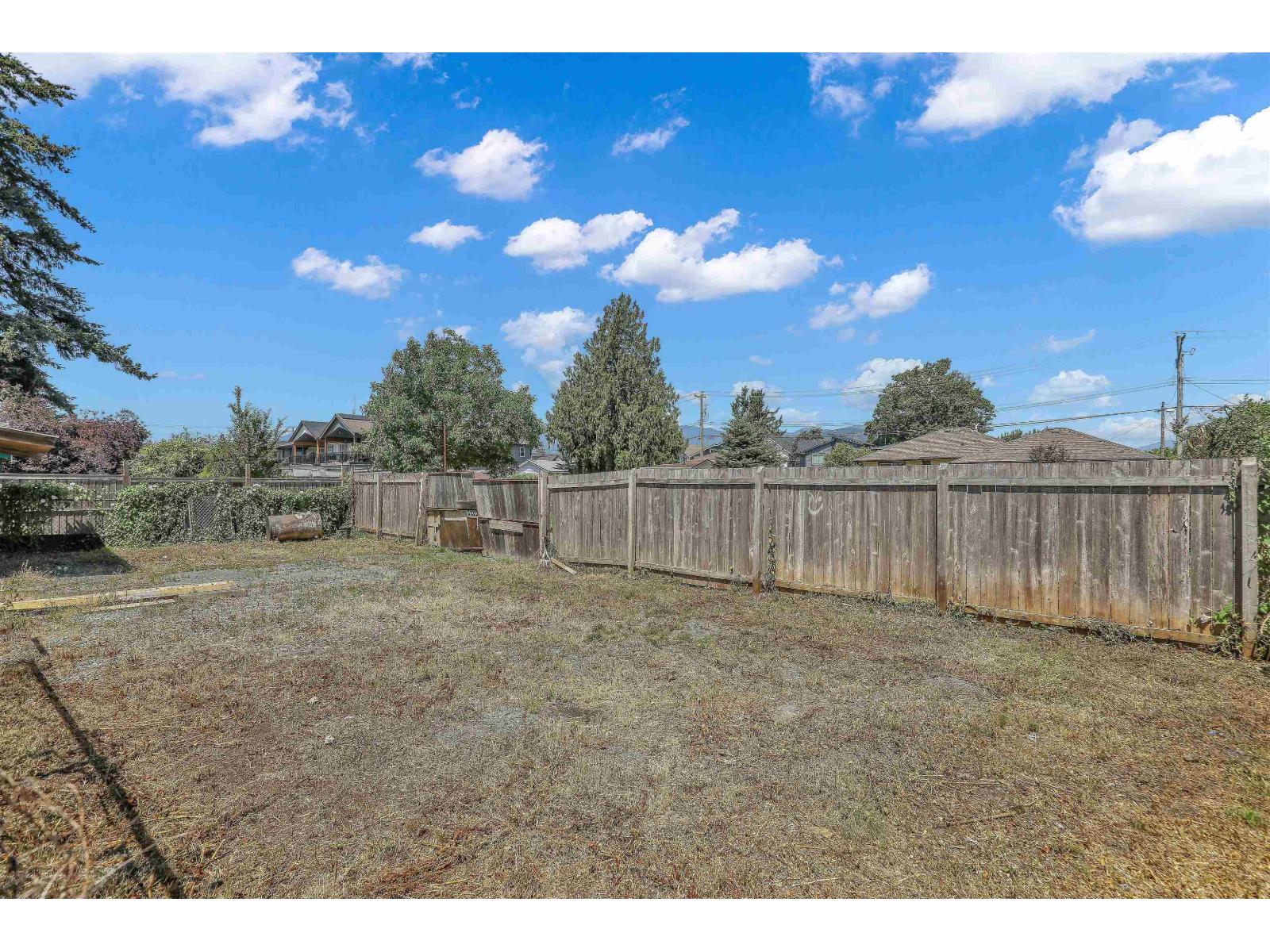 46045 Fifth Avenue Property Photo 20
