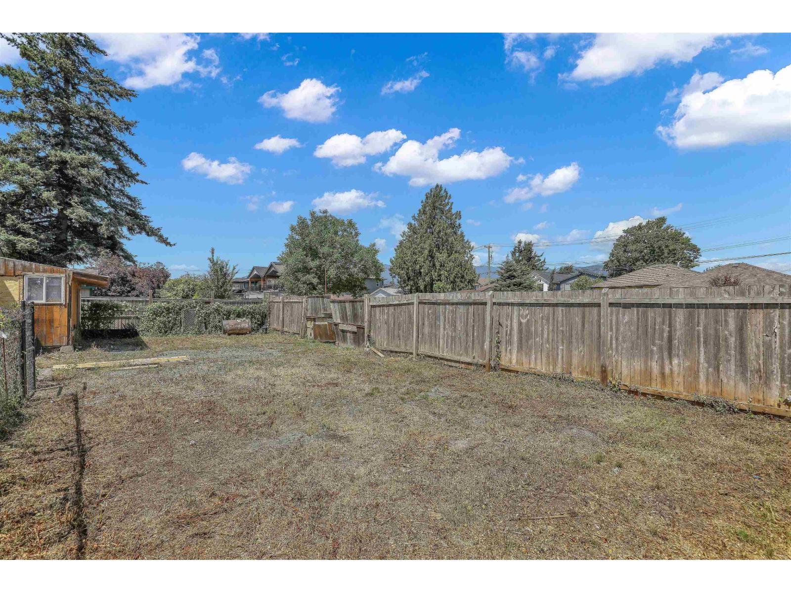46045 Fifth Avenue Property Photo 22