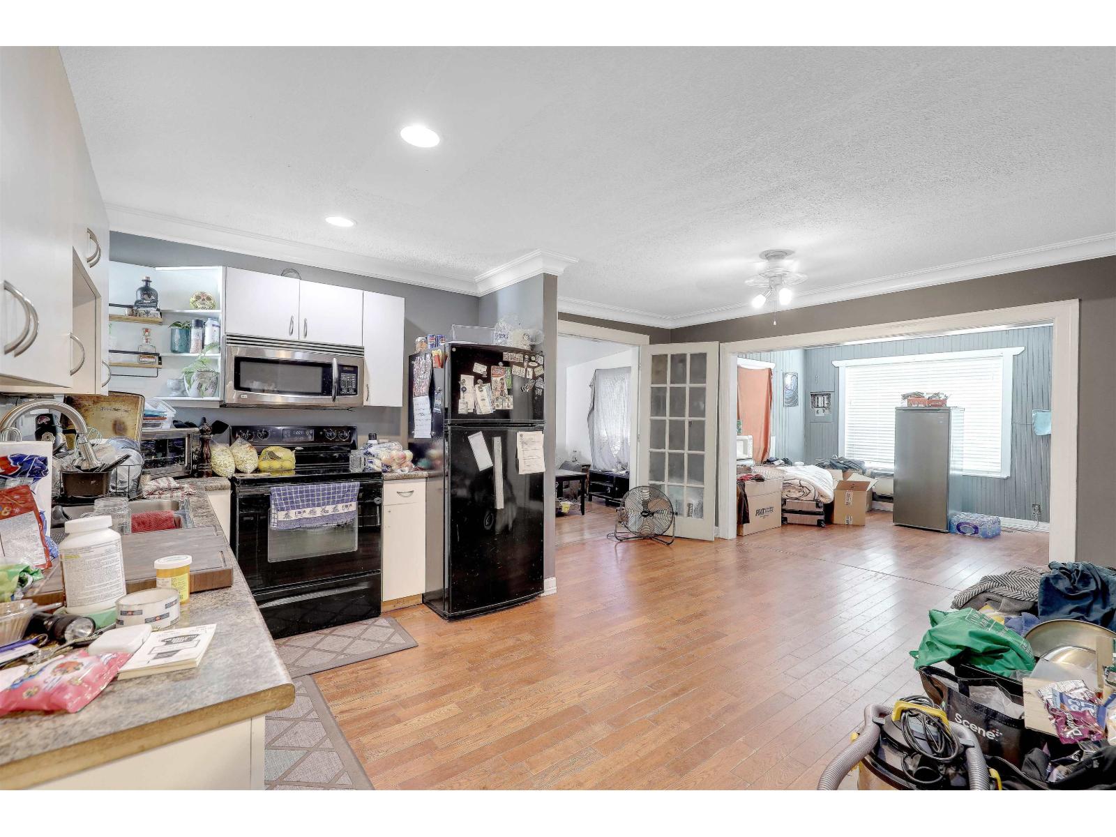 46045 Fifth Avenue Property Photo 26