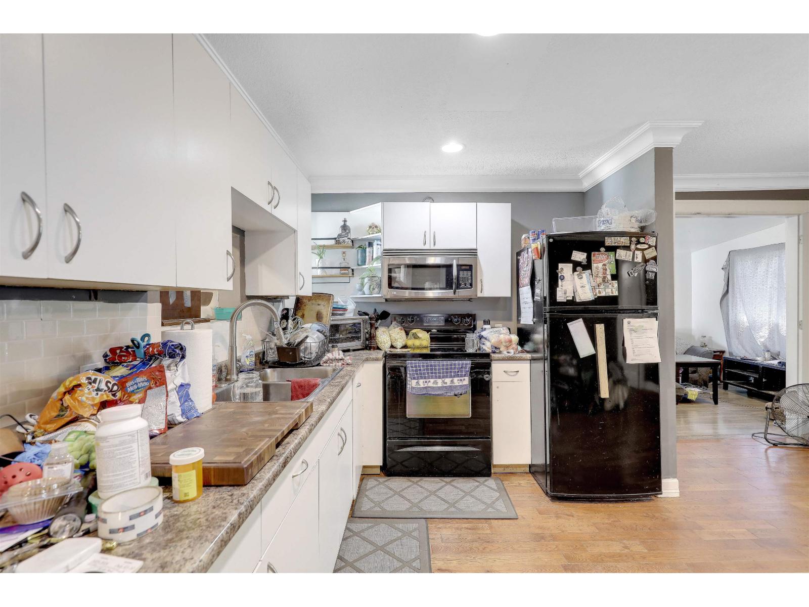 46045 Fifth Avenue Property Photo 27