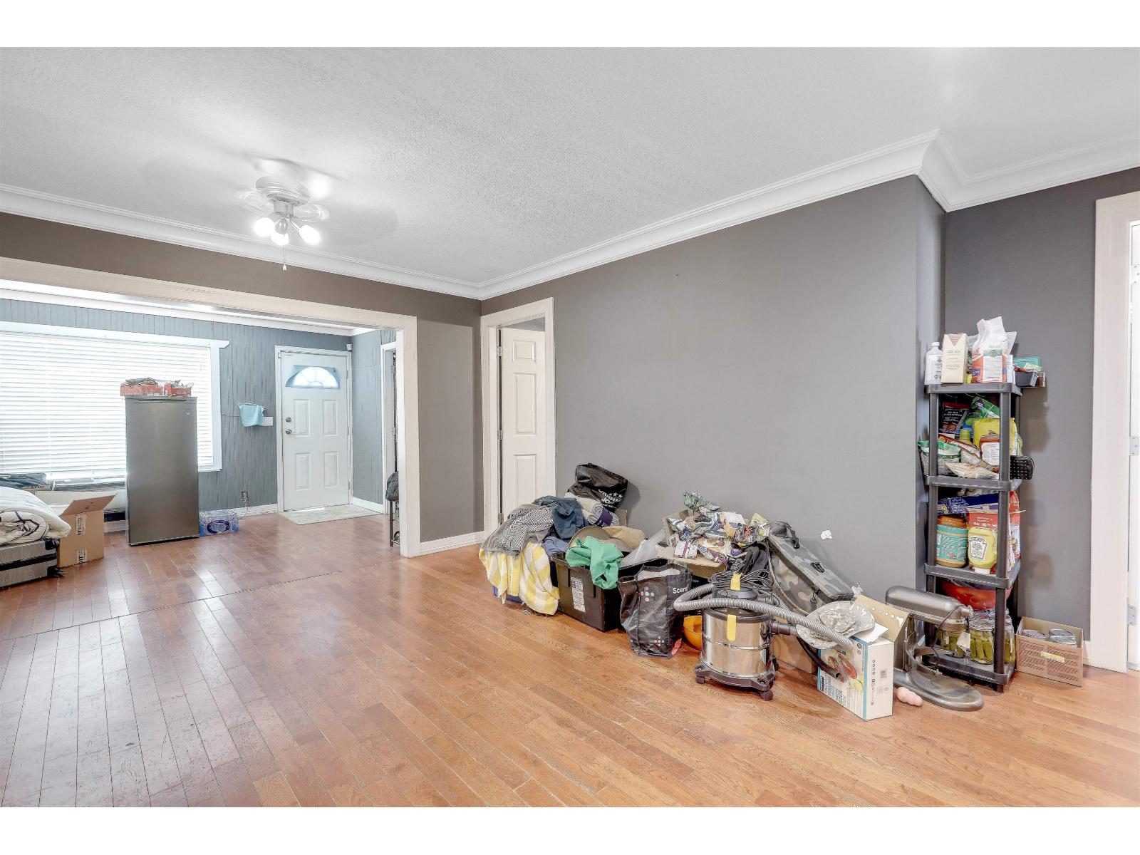 46045 Fifth Avenue Property Photo 28