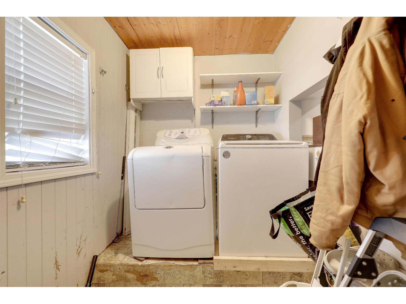46045 Fifth Avenue Property Photo 29