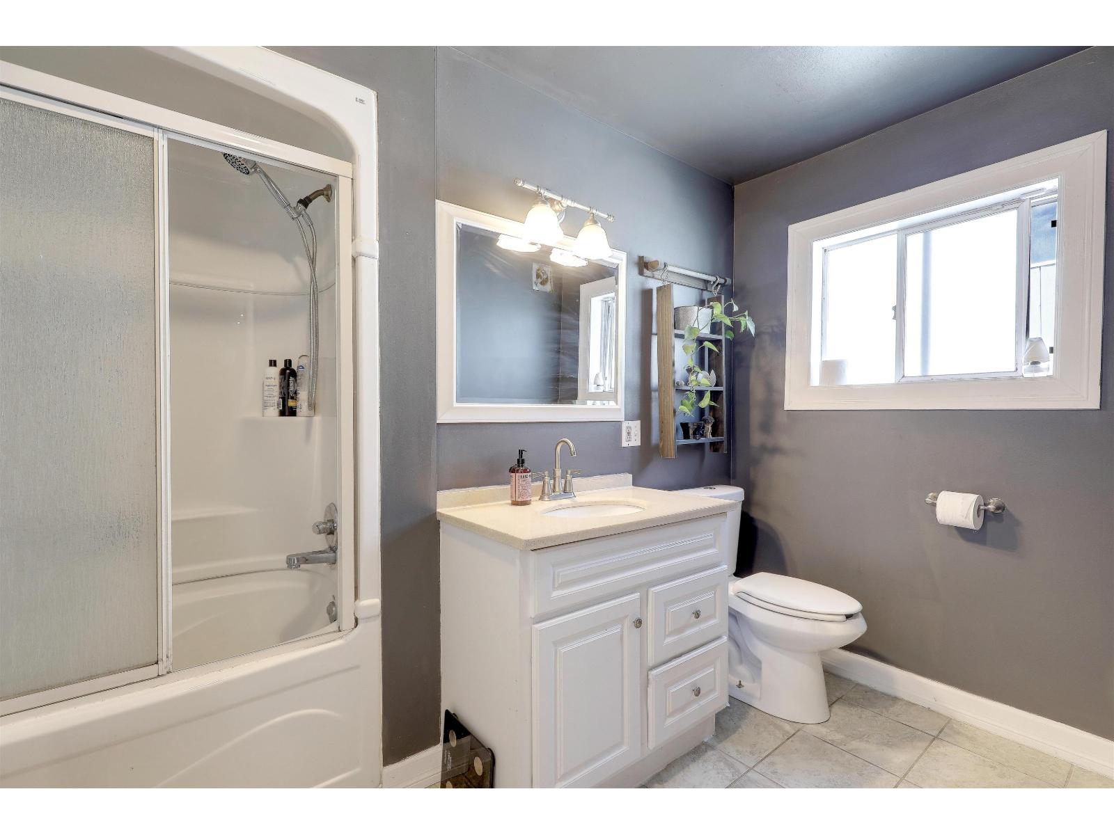 46045 Fifth Avenue Property Photo 30