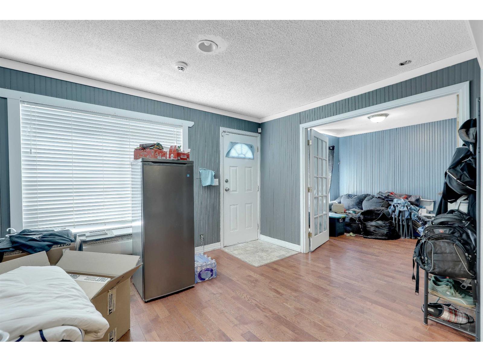 46045 Fifth Avenue Property Photo 32