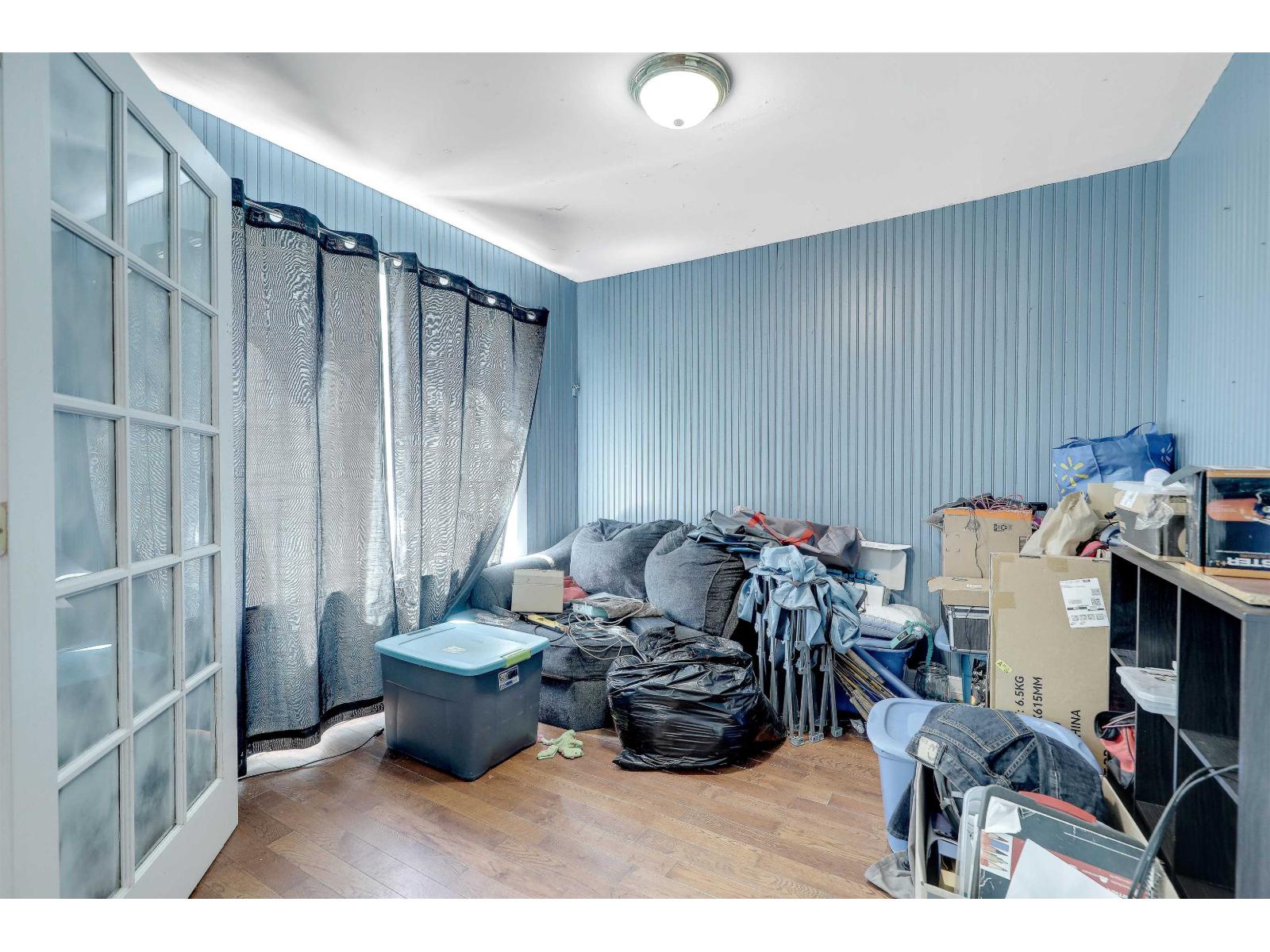 46045 Fifth Avenue Property Photo 35