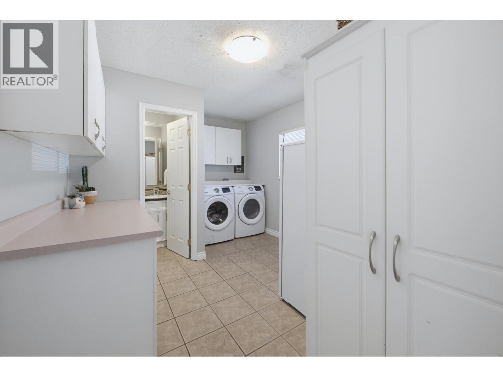 5494 50 Avenue Property Photo 19
