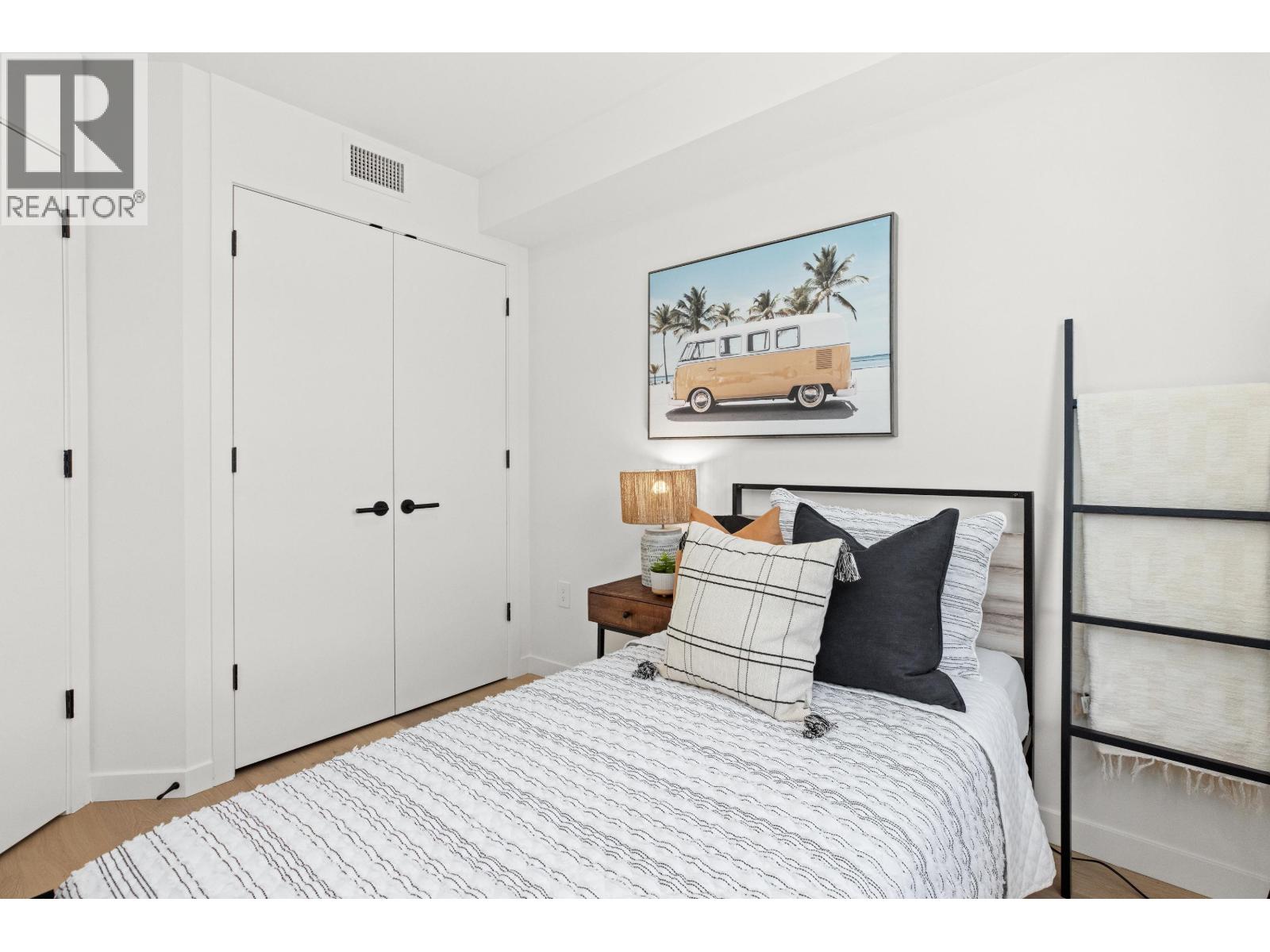 4813 Laurel Street Property Photo 15
