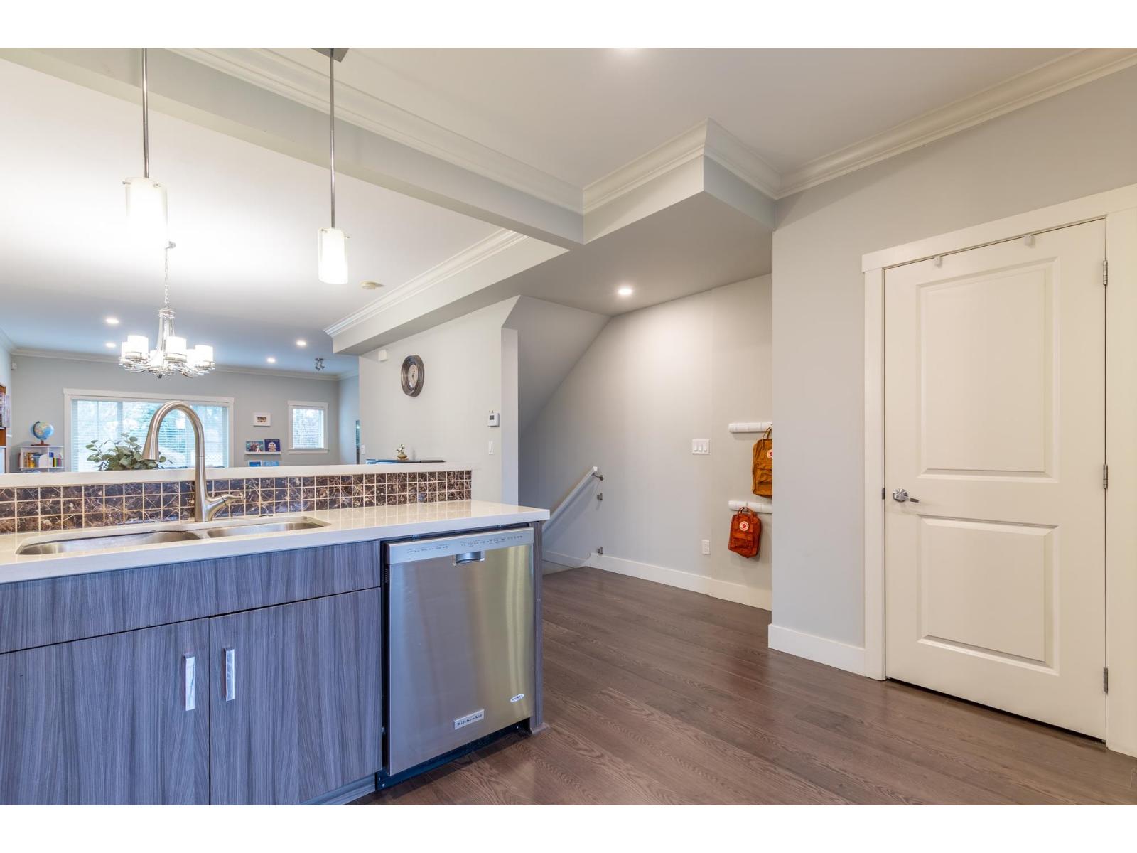 60 19097 64 Avenue Property Photo 10