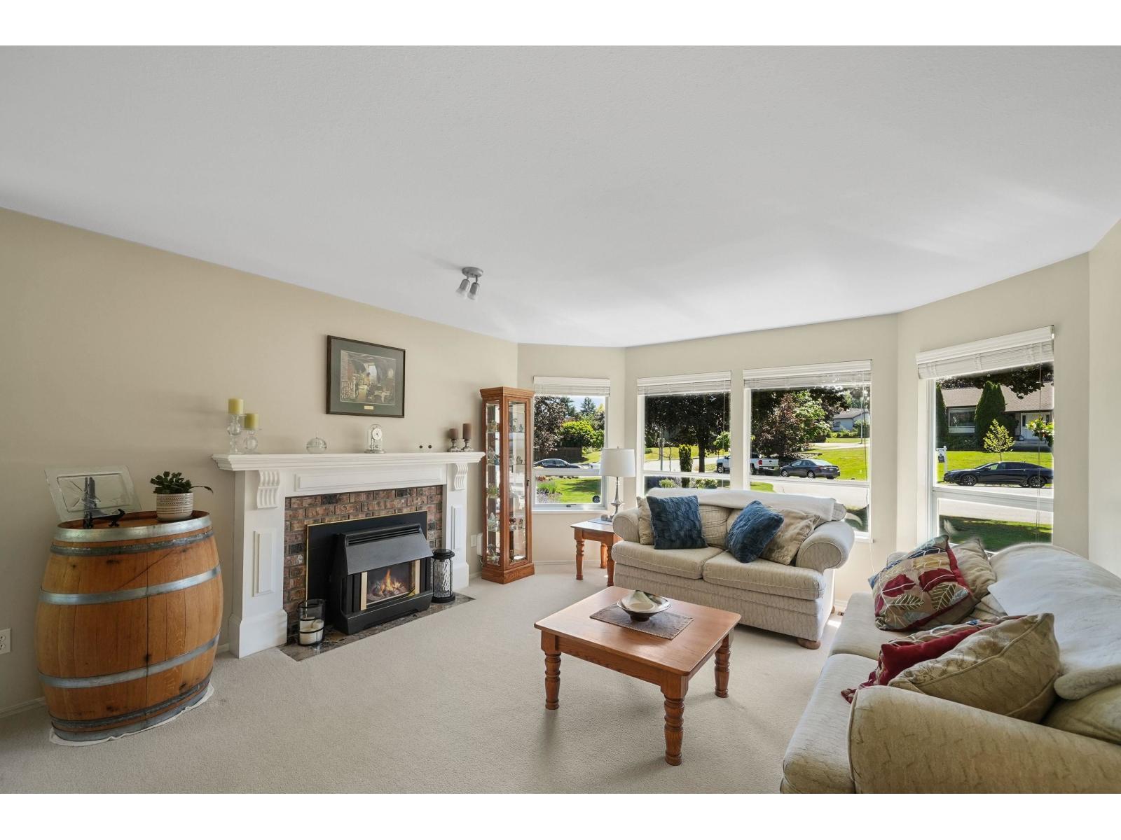 5742 190 Street Property Photo 5