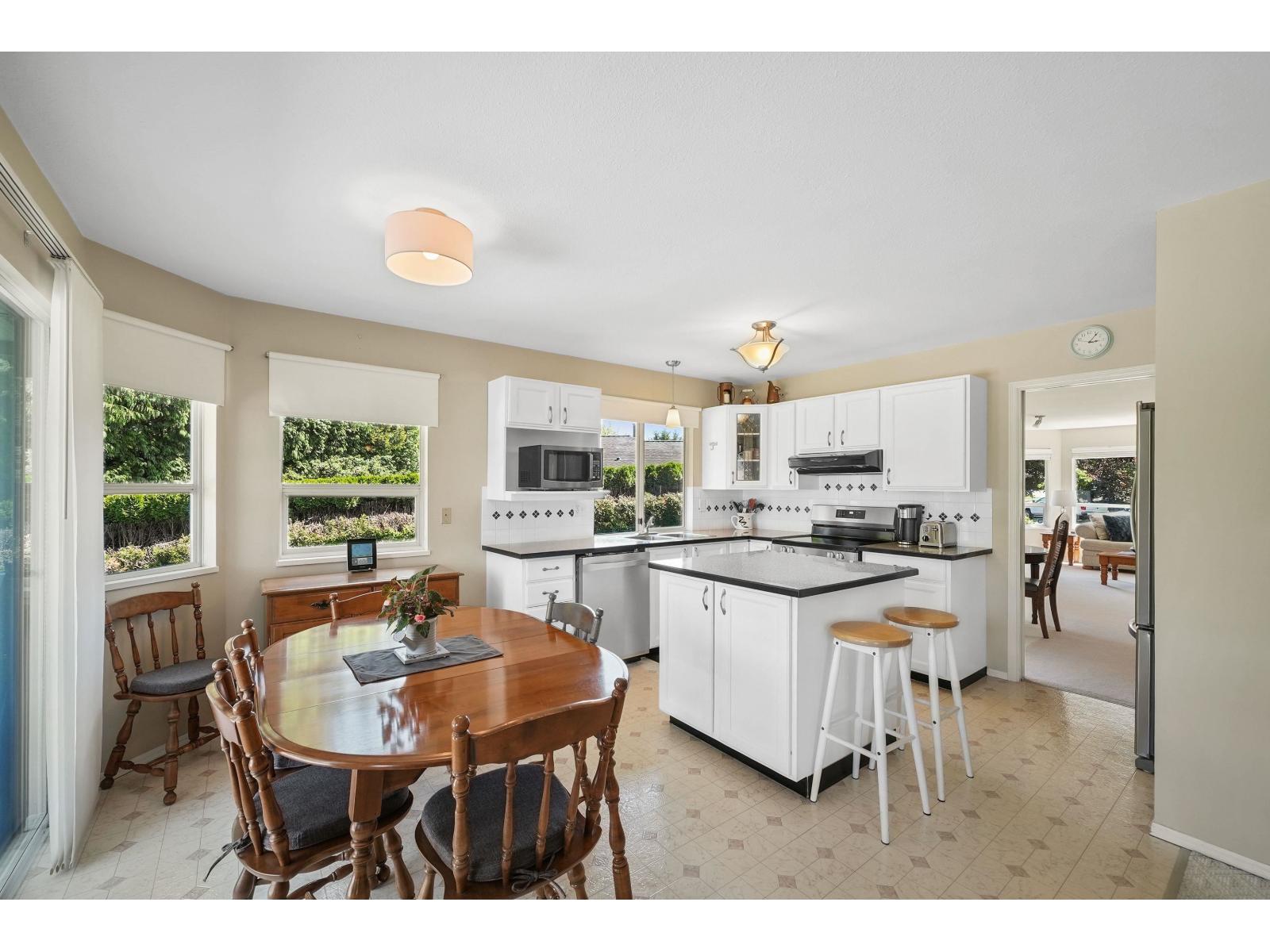 5742 190 Street Property Photo 9