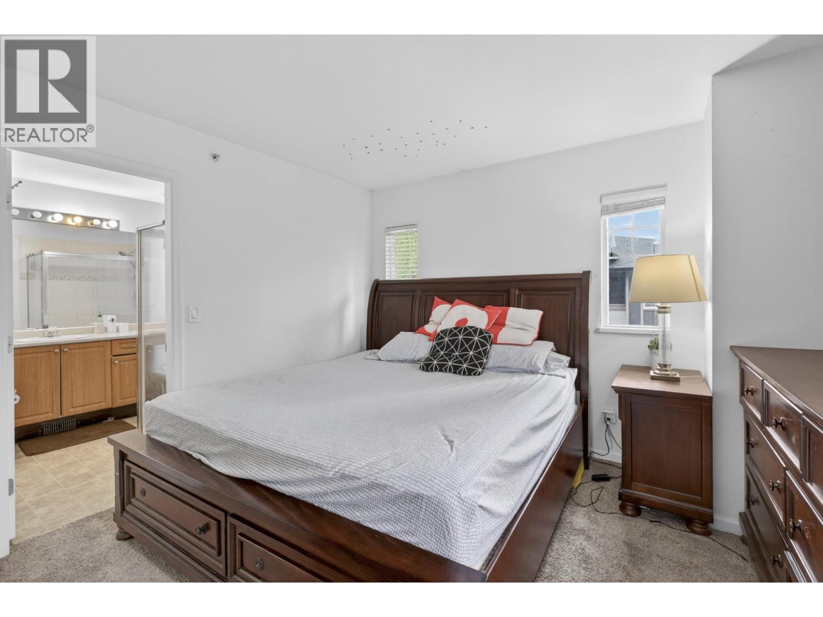 25 1010 Ewen Avenue Property Photo 16