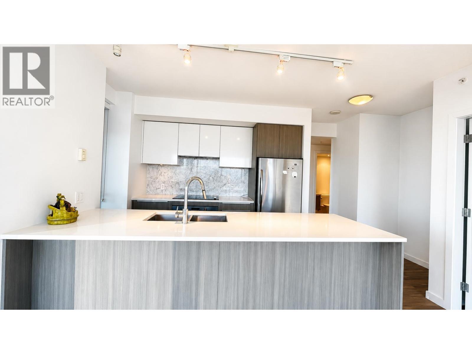 1702 6461 Telford Avenue Property Photo 10