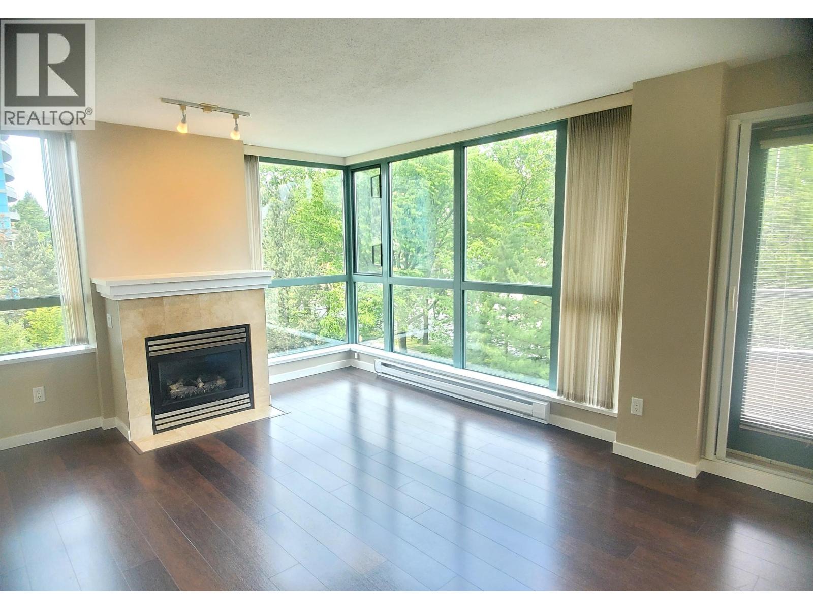 506 6659 Southoaks Crescent Property Photo 3