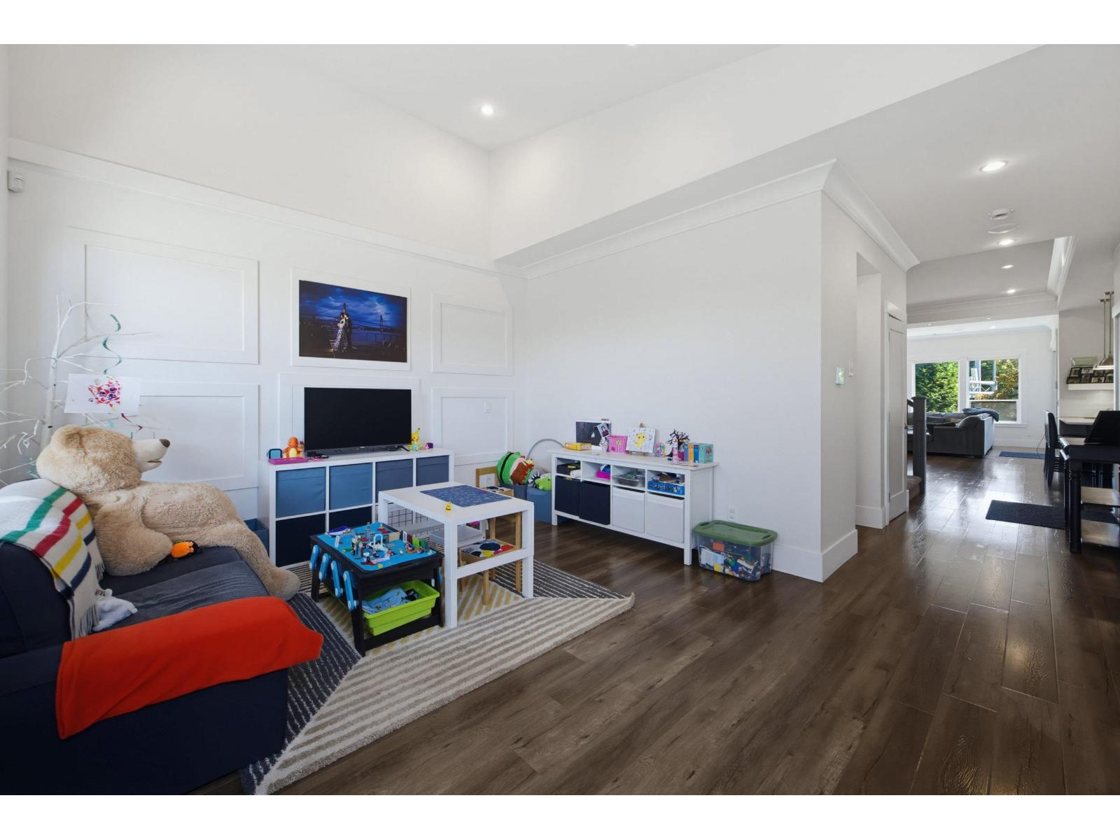 15868 105a Avenue Property Photo 3