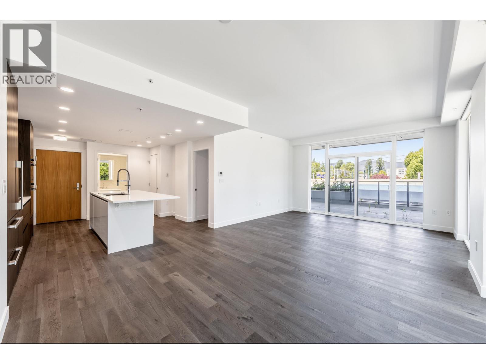 204 2888 Arbutus Street Property Photo 2