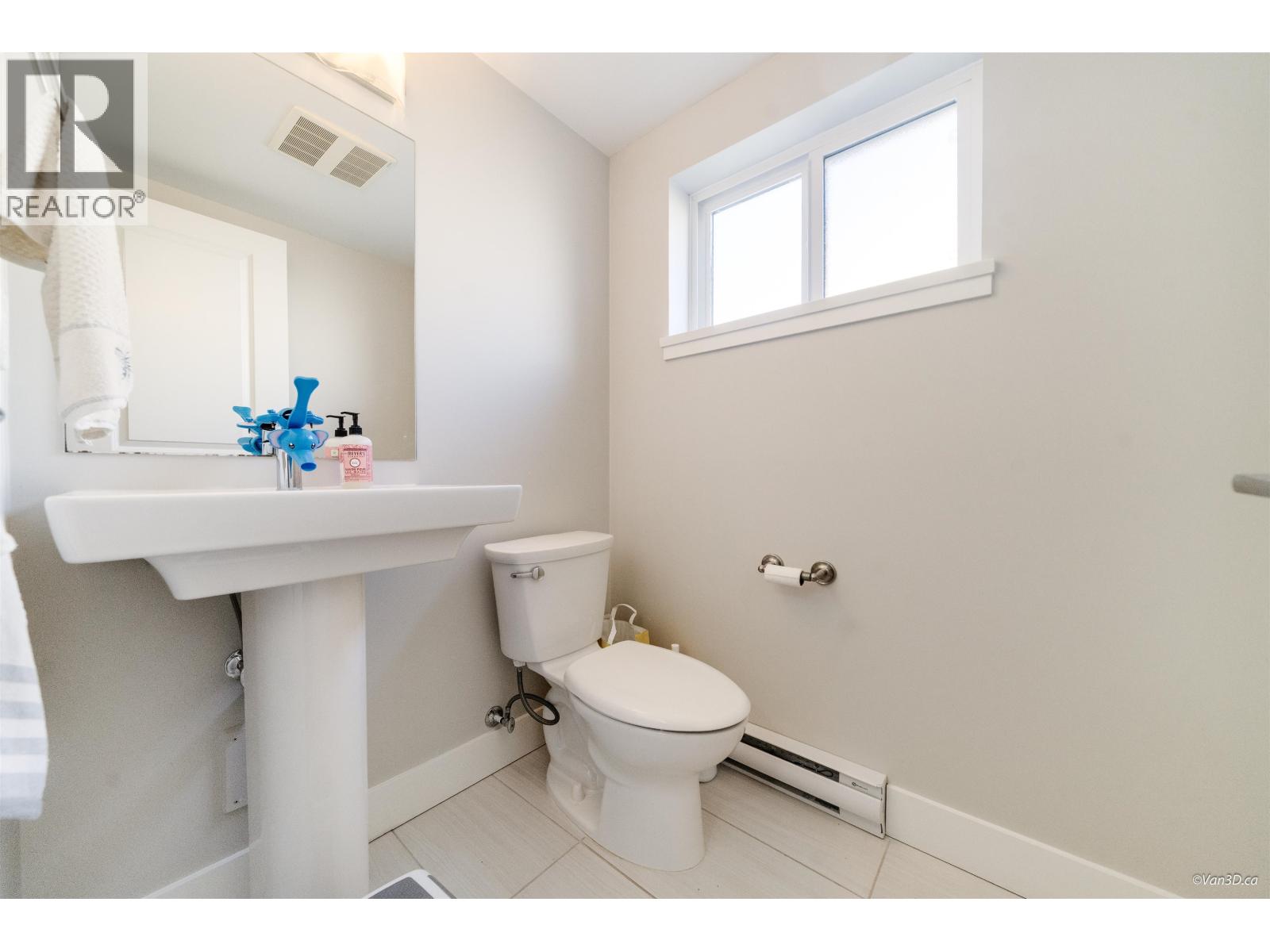 9 6028 Maple Road Property Photo 31